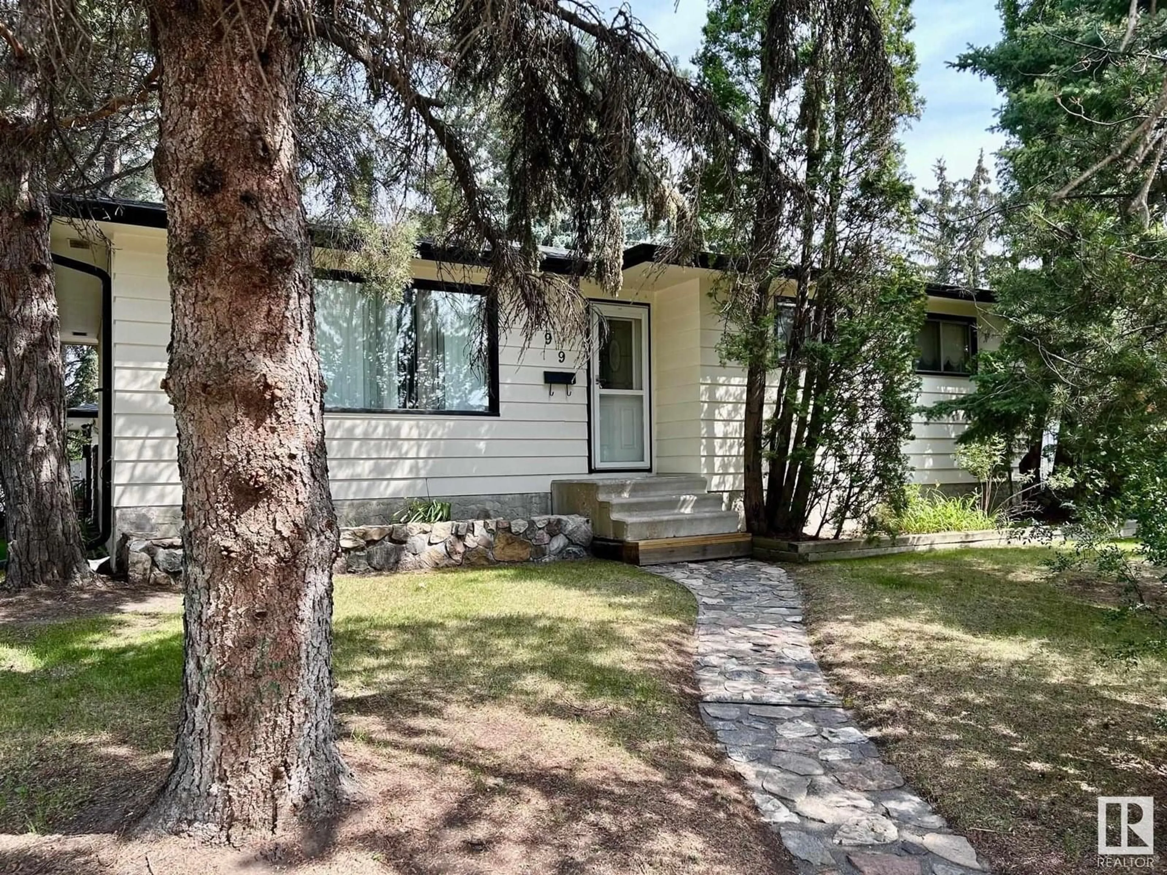 Home with vinyl exterior material, street for 899 ALDER AV, Sherwood Park Alberta T8A1V4