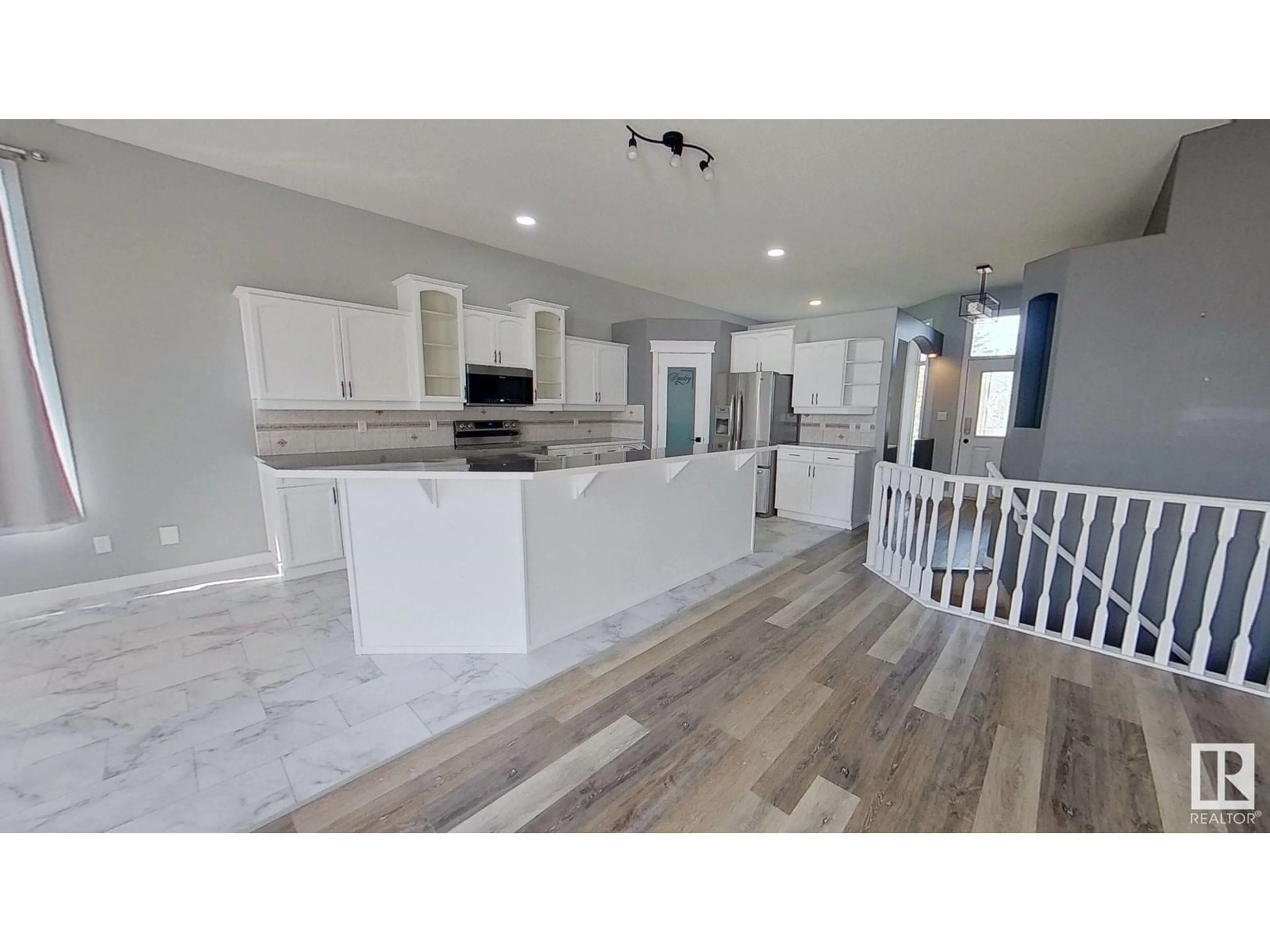 Open concept kitchen, unknown for 29 RUE BOUCHARD, Beaumont Alberta T4X1R5
