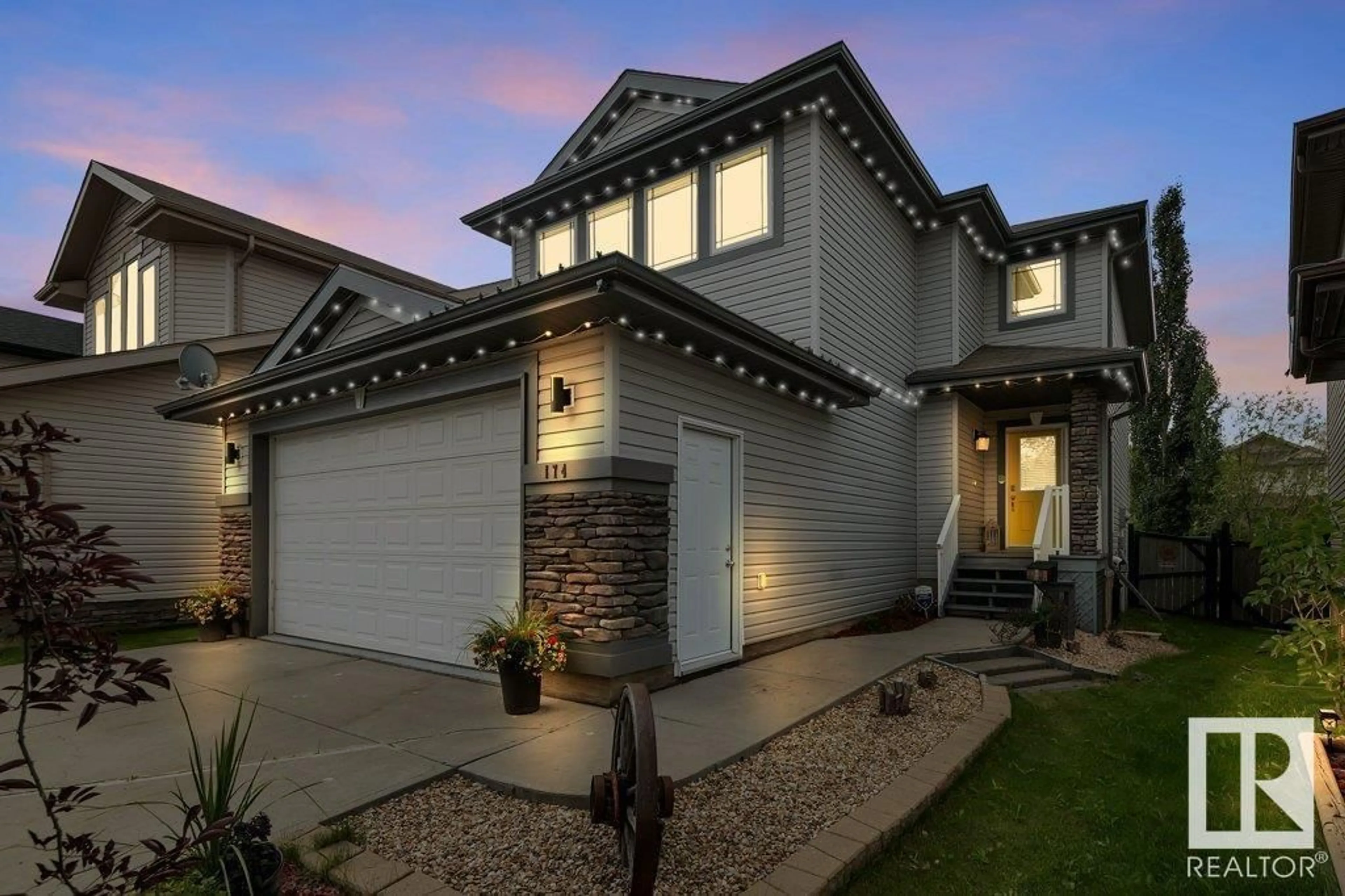 Home with vinyl exterior material, street for 174 KEYPORT CI, Leduc Alberta T9E0M4