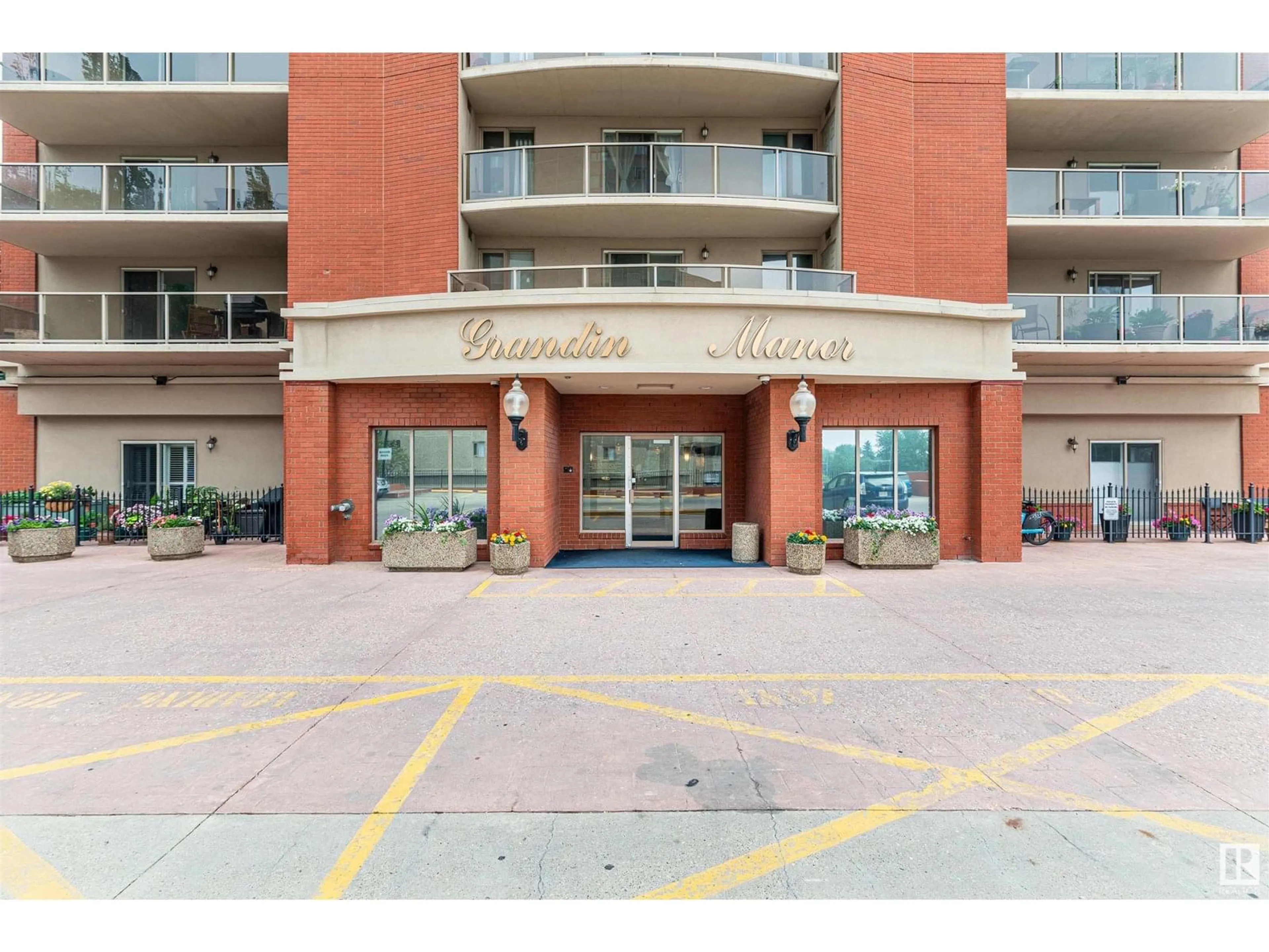 Indoor foyer for 202 - 9741 110 ST, Edmonton Alberta T5K2V8