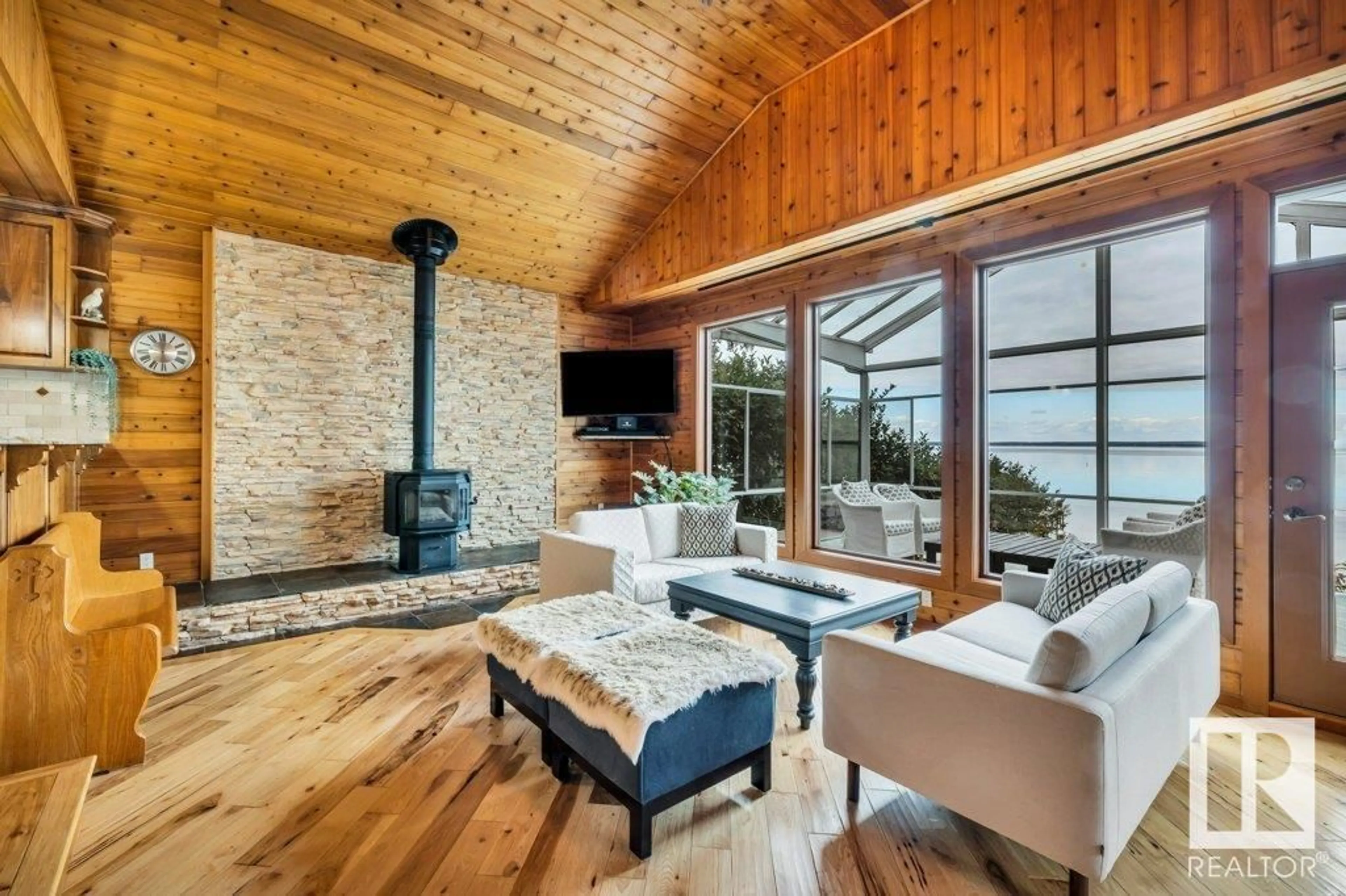 Living room with furniture, unknown for 118 CRYSTAL SPRINGS DRIVE, Rural Wetaskiwin County Alberta T0C2V0