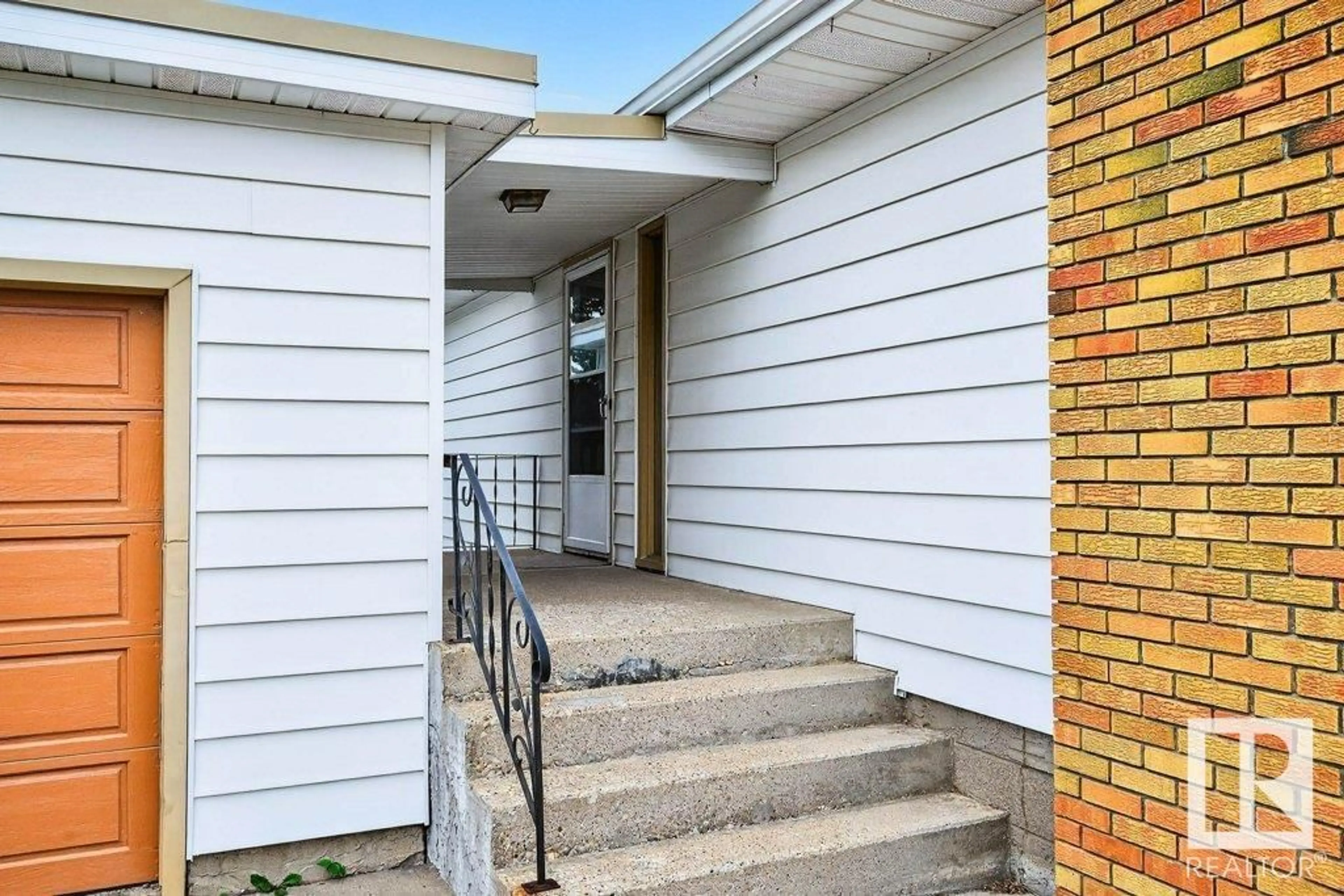 Unknown for 10752 43 ST, Edmonton Alberta T6A1V4