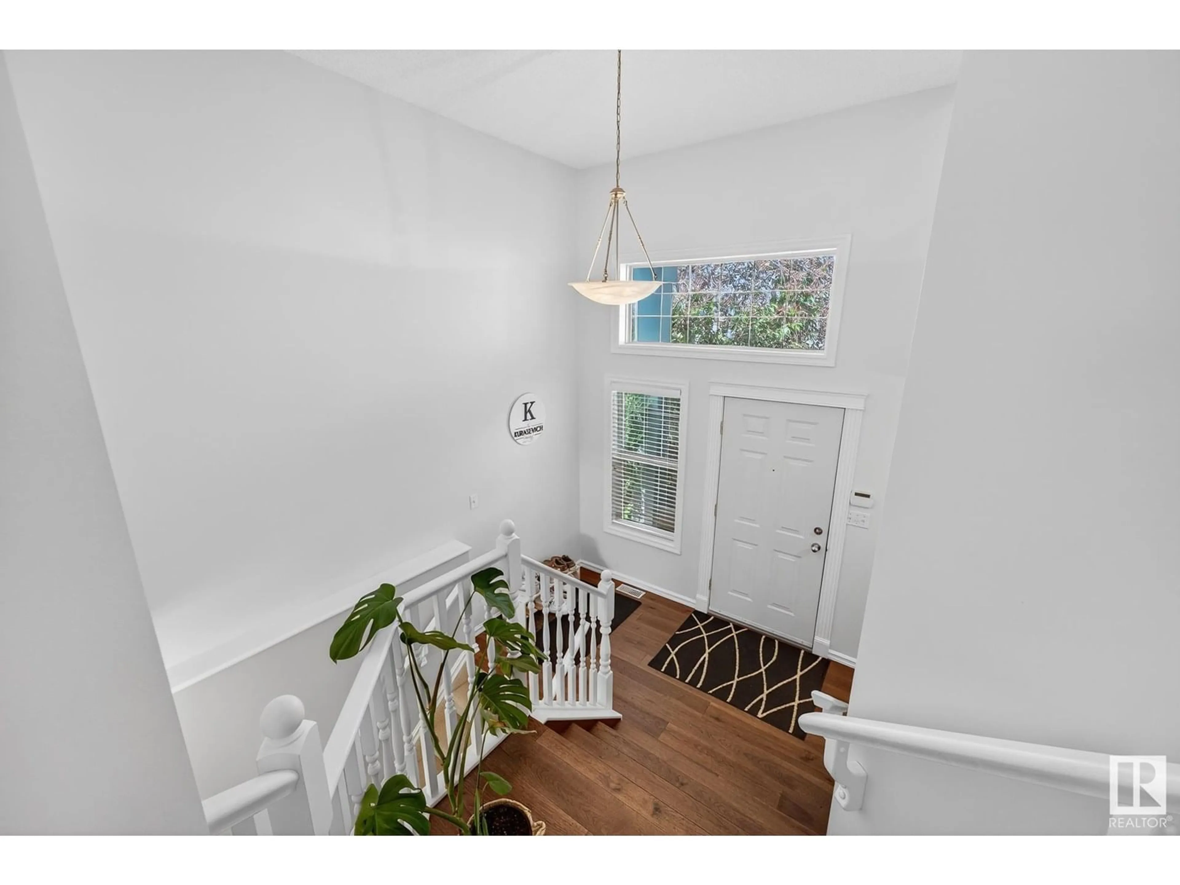Indoor entryway for 109 FORREST DR, Sherwood Park Alberta T8A6A8