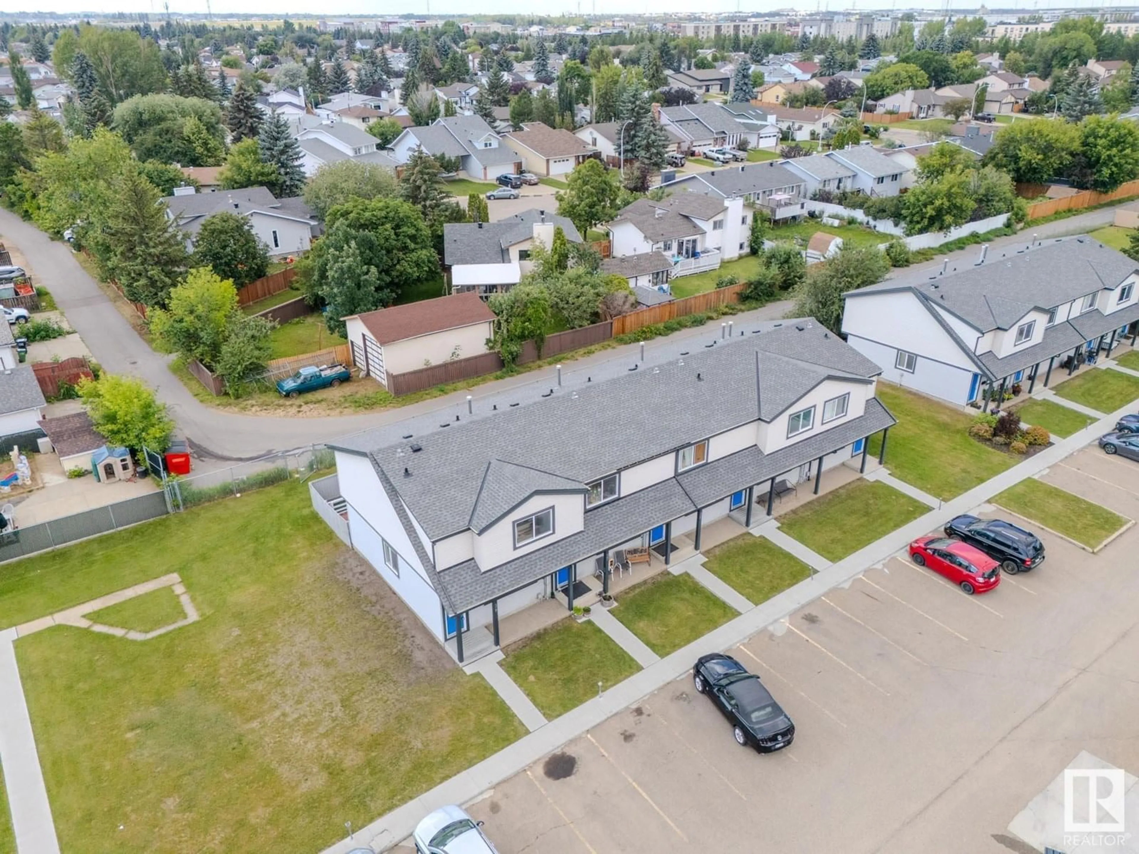 A pic from outside/outdoor area/front of a property/back of a property/a pic from drone, unknown for 38 - 18010 98 AV, Edmonton Alberta T5T3H6