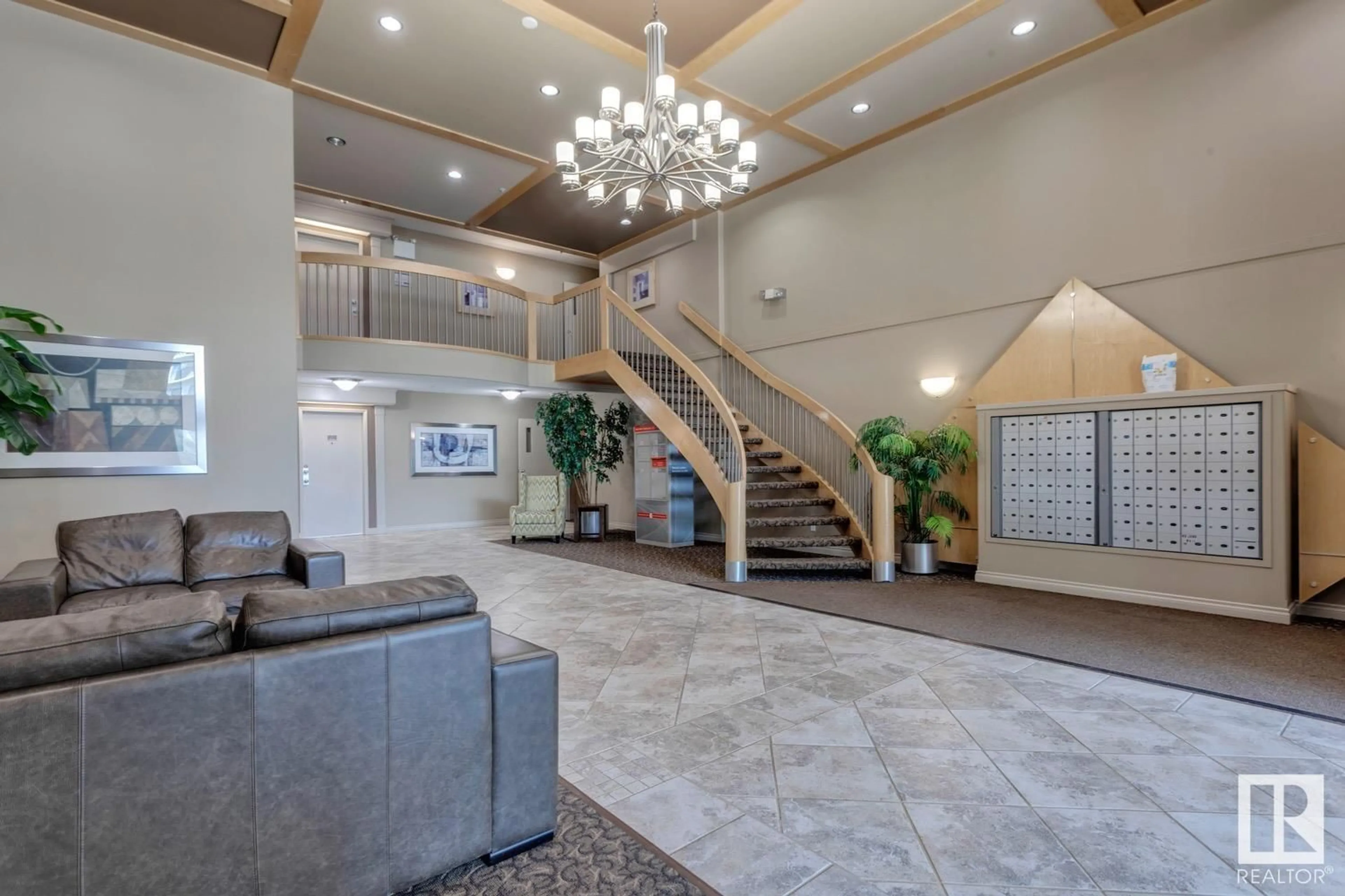 Lobby for 300 10311 111 ST NW, Edmonton Alberta T5K2Y8
