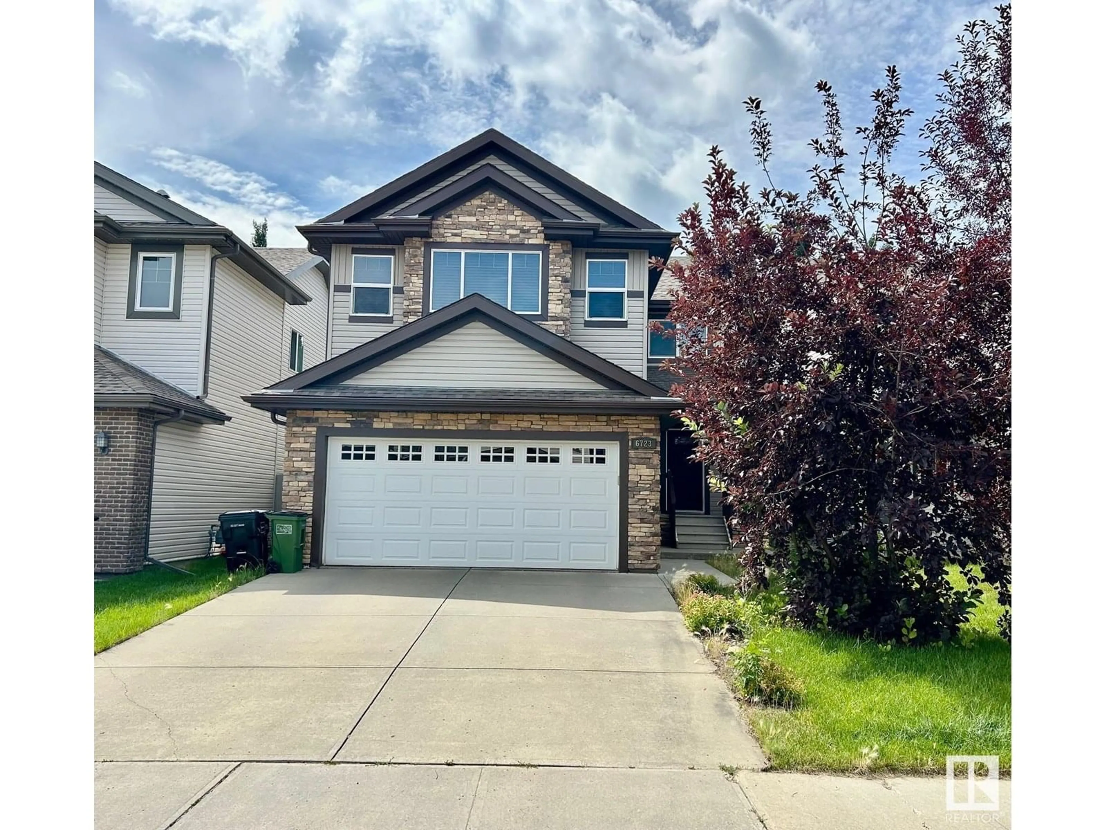 Home with vinyl exterior material, street for SW - 6723 19 AV, Edmonton Alberta T6X0L8