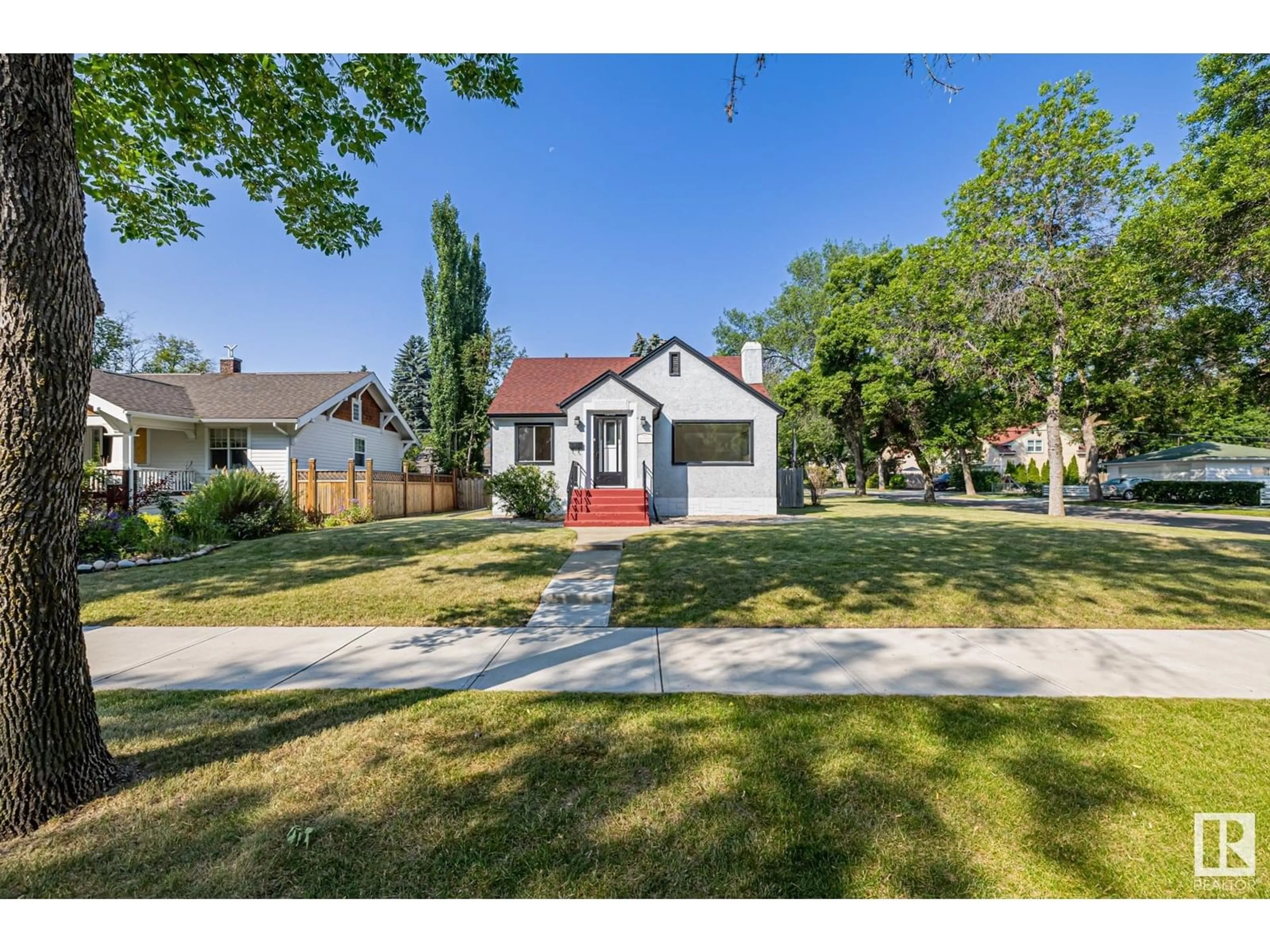 A pic from outside/outdoor area/front of a property/back of a property/a pic from drone, street for 11246 62 ST, Edmonton Alberta T5W4B9