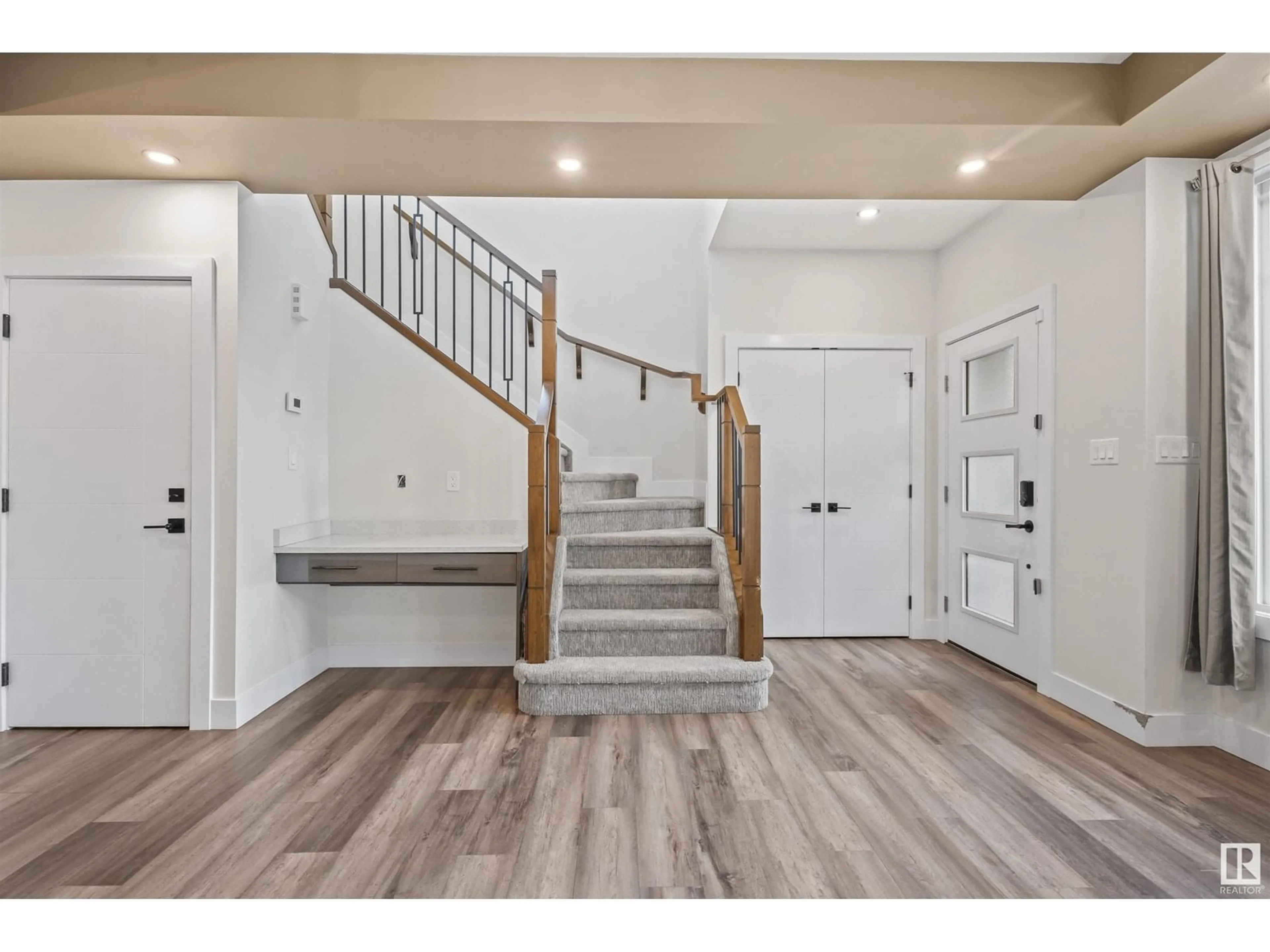 Indoor entryway for NW - 12045 65 ST, Edmonton Alberta T5W4L6