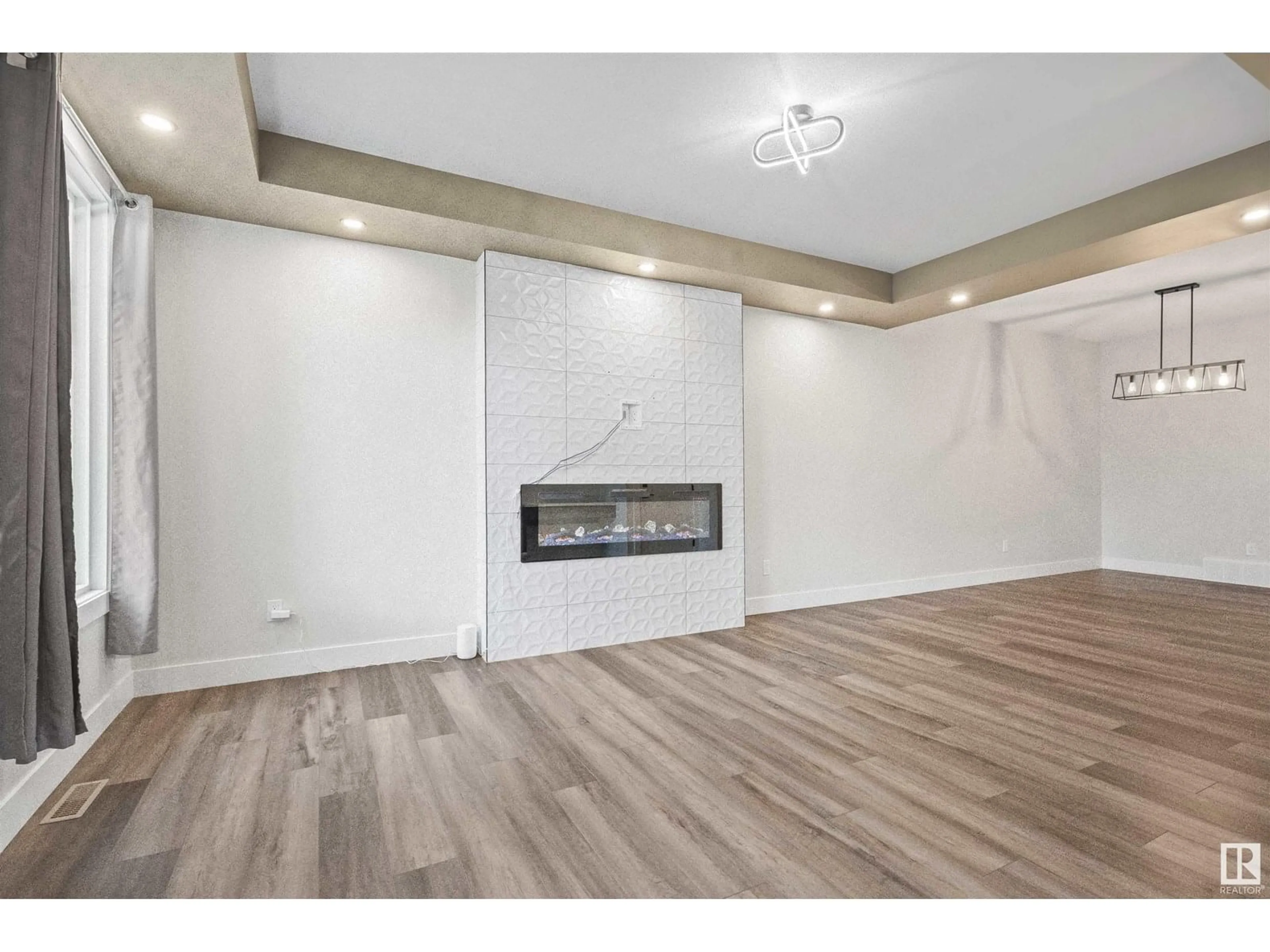 A pic of a room for NW - 12045 65 ST, Edmonton Alberta T5W4L6