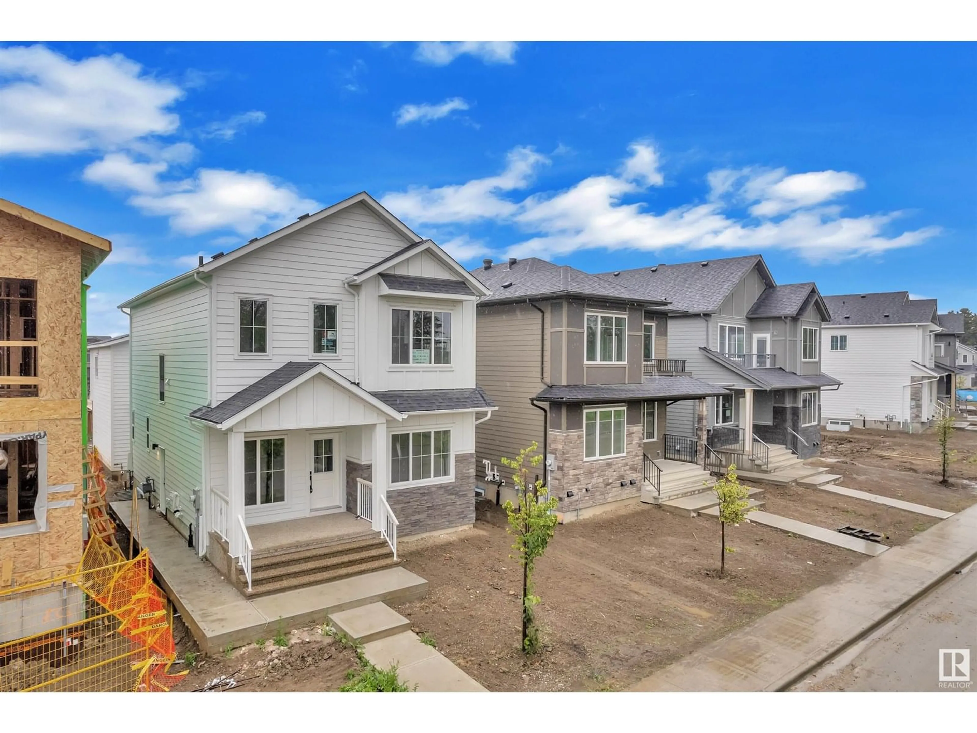 A pic from outside/outdoor area/front of a property/back of a property/a pic from drone, street for 6113 CRAWFORD DR, Edmonton Alberta T6W4L7