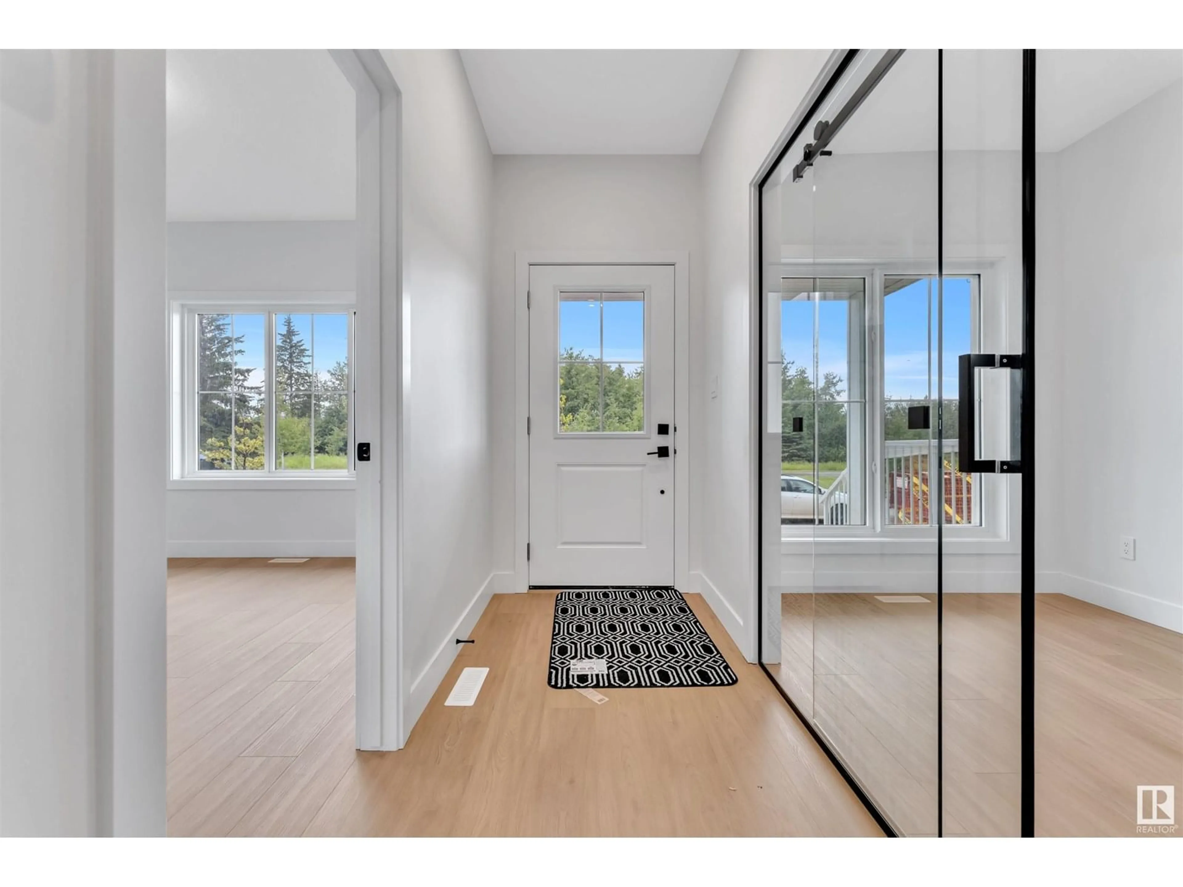 Indoor entryway for 6113 CRAWFORD DR, Edmonton Alberta T6W4L7