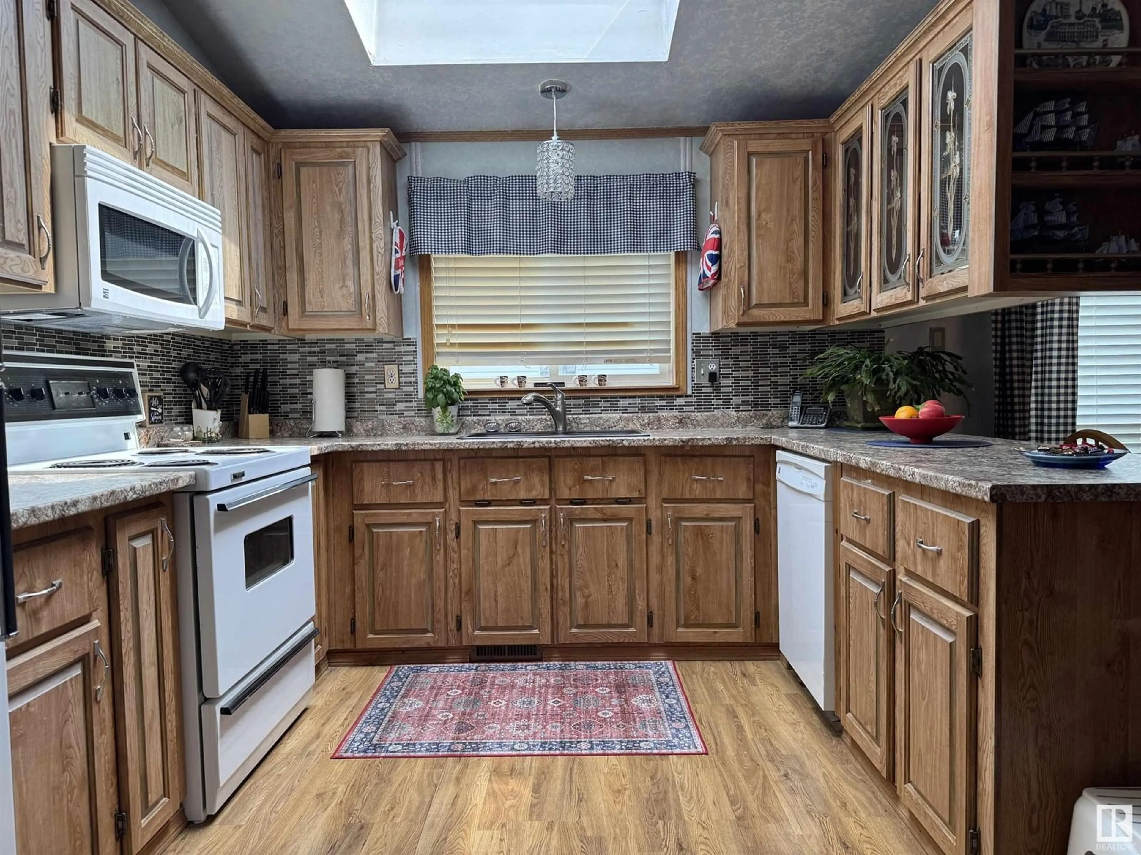 Standard kitchen, wood/laminate floor for 5 - 3400 48 ST, Stony Plain Alberta T7Z1R9