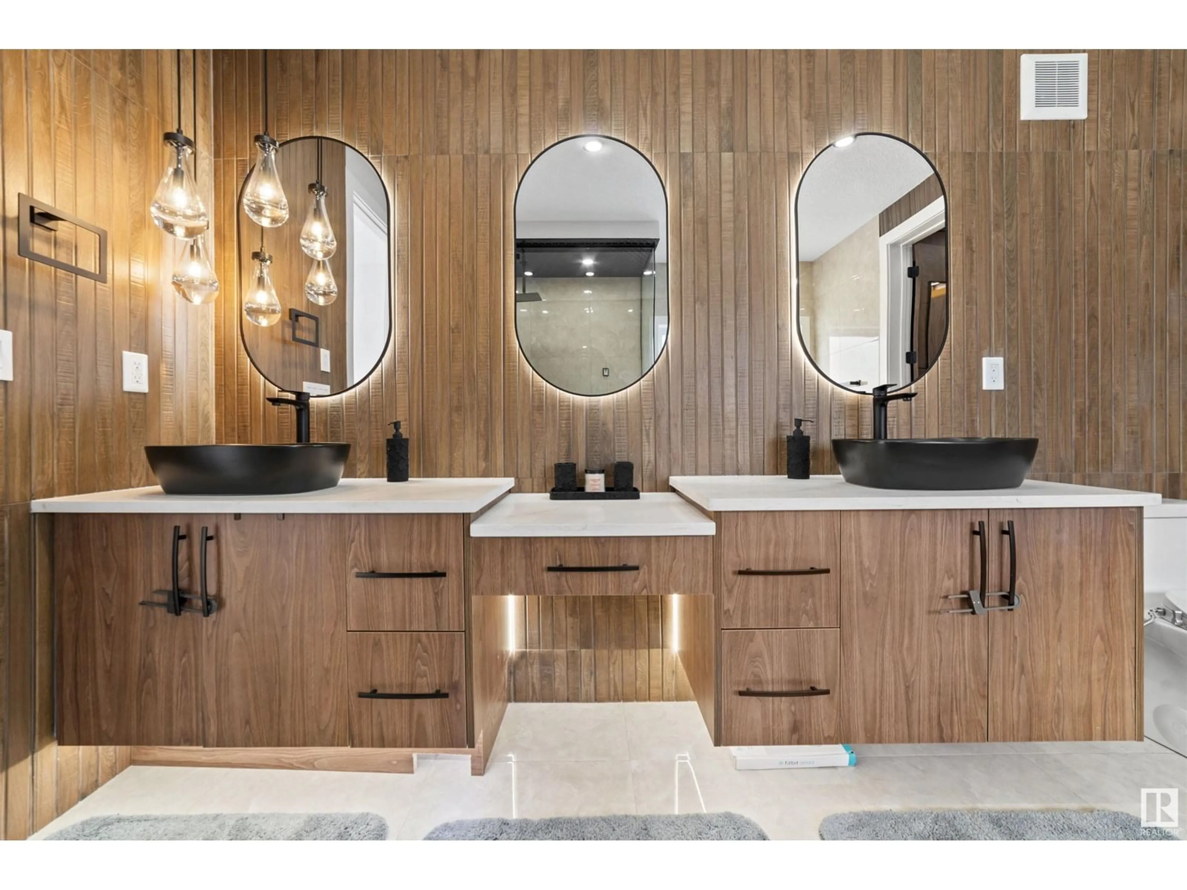Contemporary bathroom, unknown for 6403 26 ST, Rural Leduc County Alberta T4X3A6