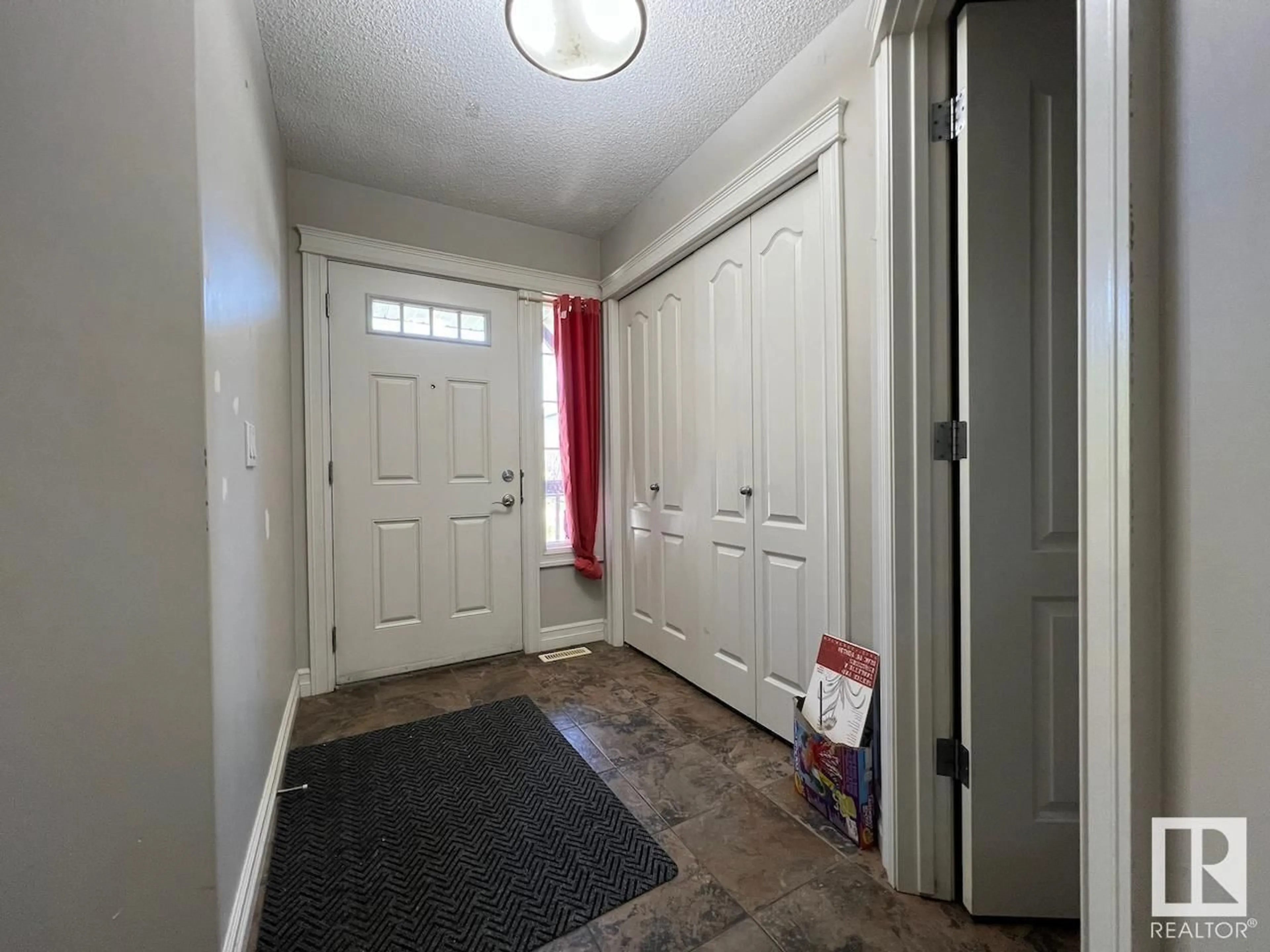 Indoor entryway for SW - 1418 60 ST, Edmonton Alberta T6X0V8