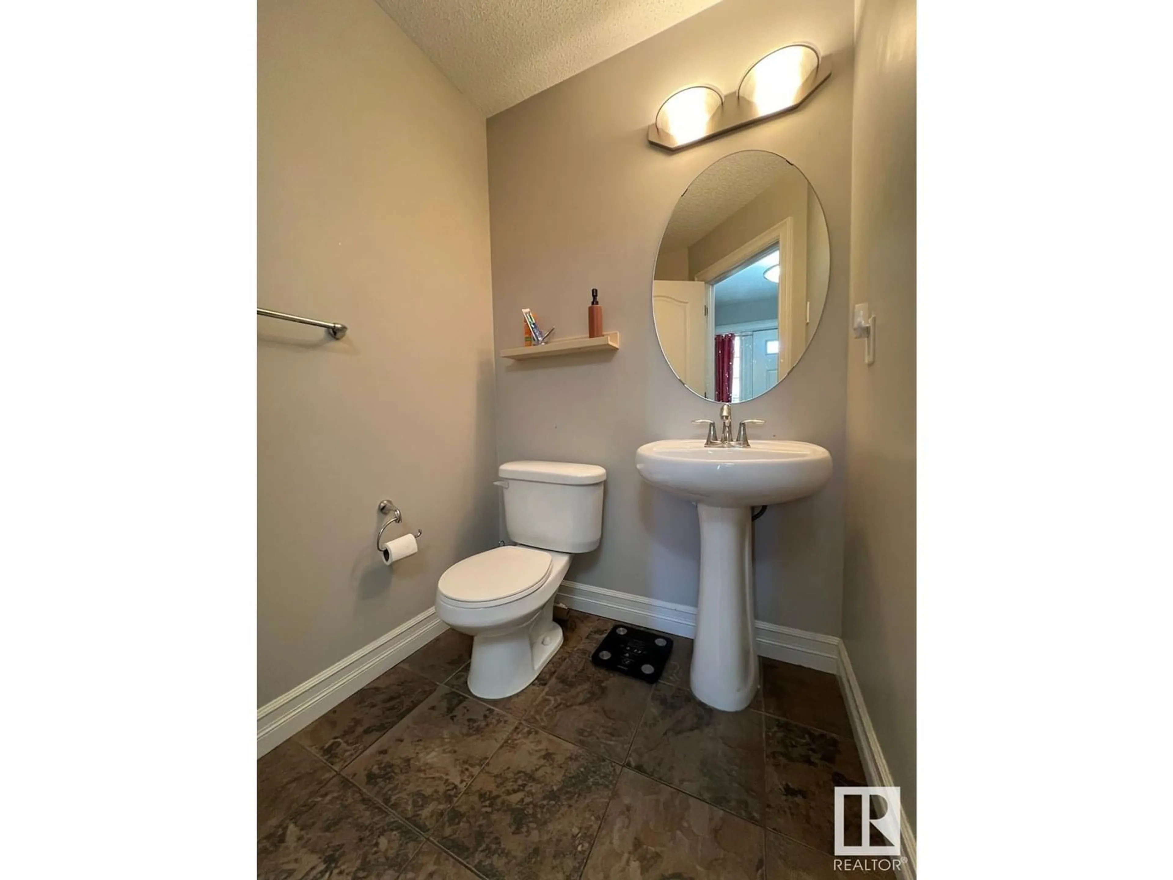 Standard bathroom, unknown for SW - 1418 60 ST, Edmonton Alberta T6X0V8