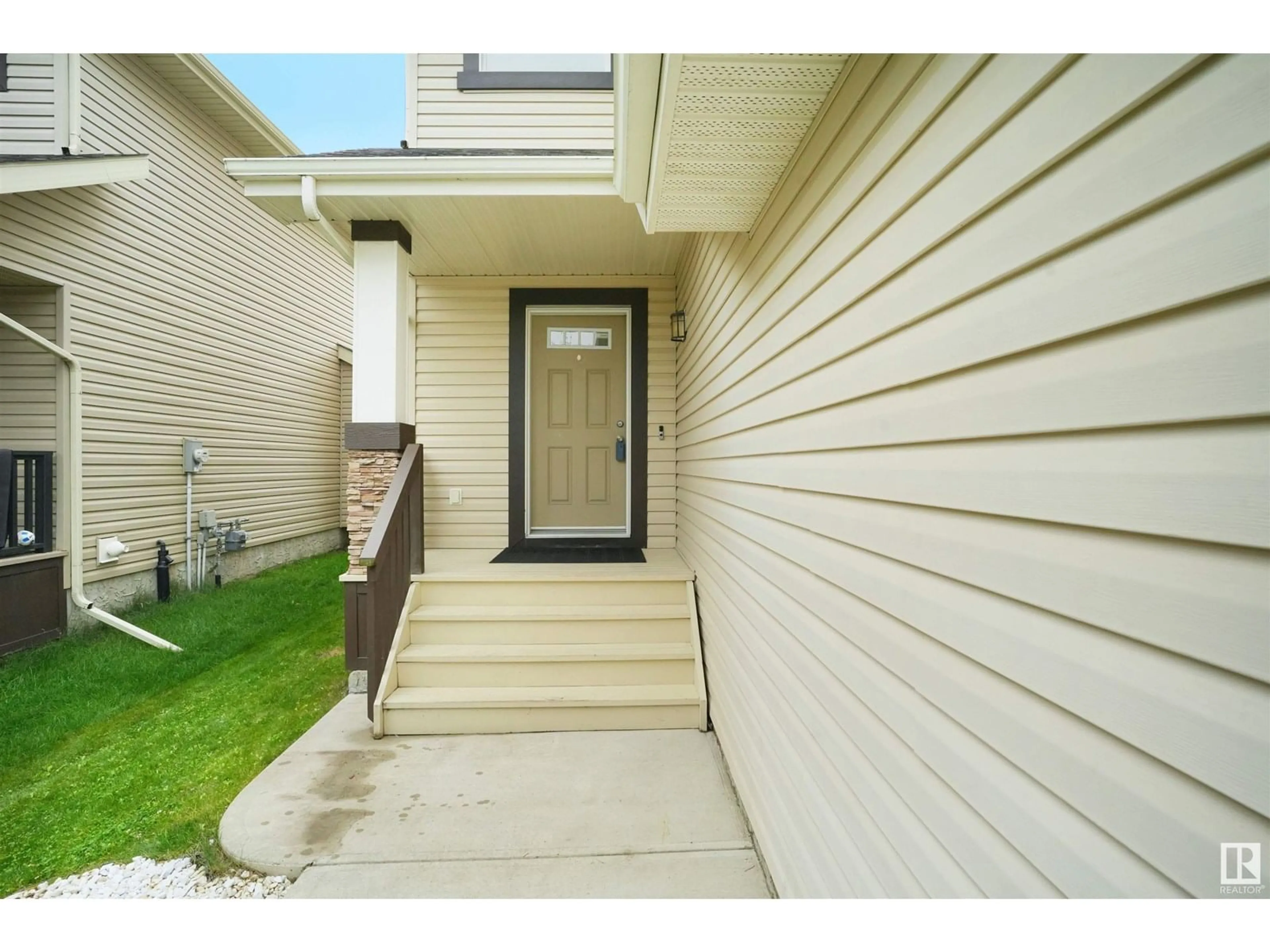 Unknown for 17361 8A AV SW, Edmonton Alberta T6W0M8