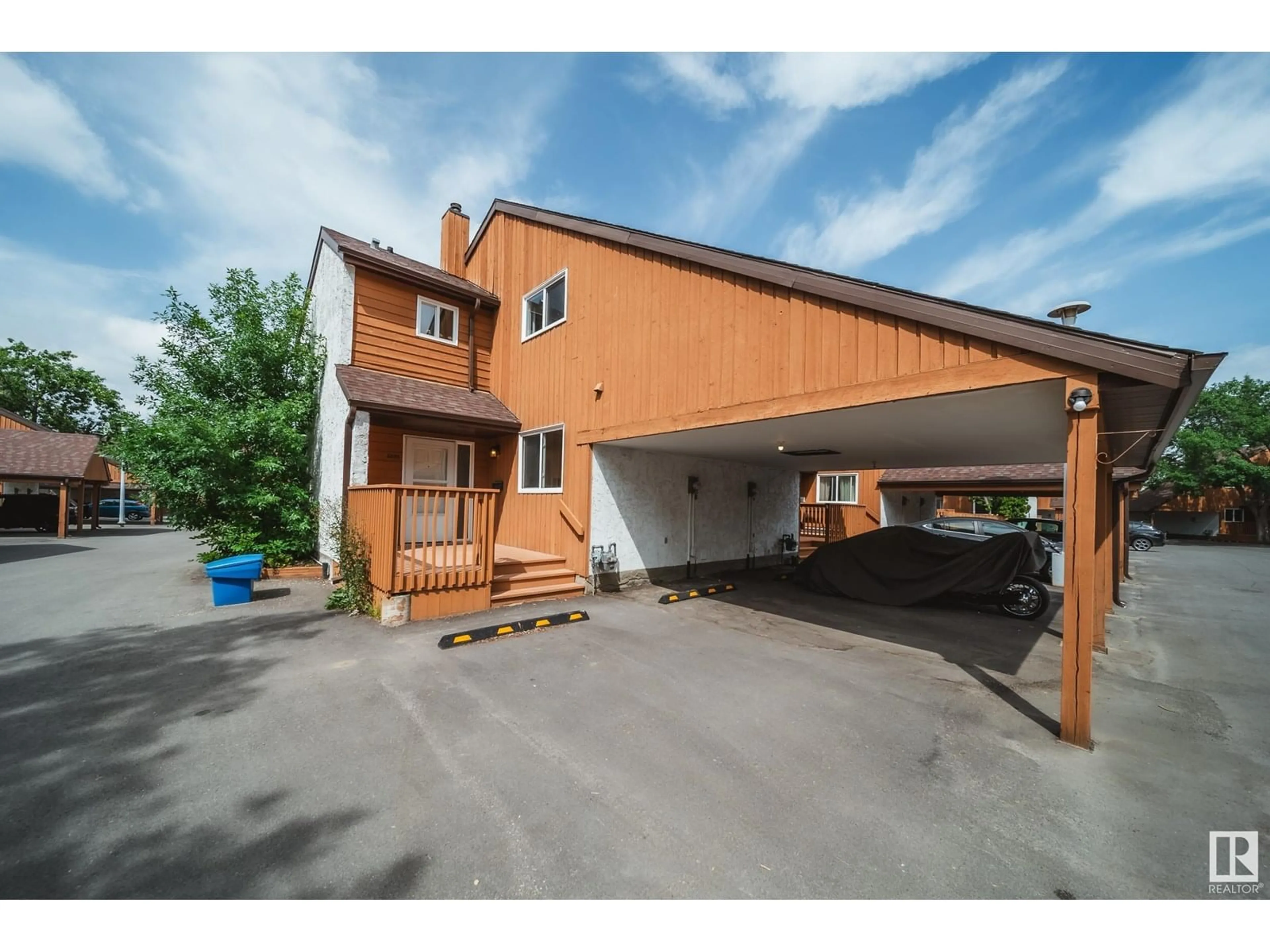 Indoor garage for 6098 MILL WOODS S, Edmonton Alberta T6L1N5