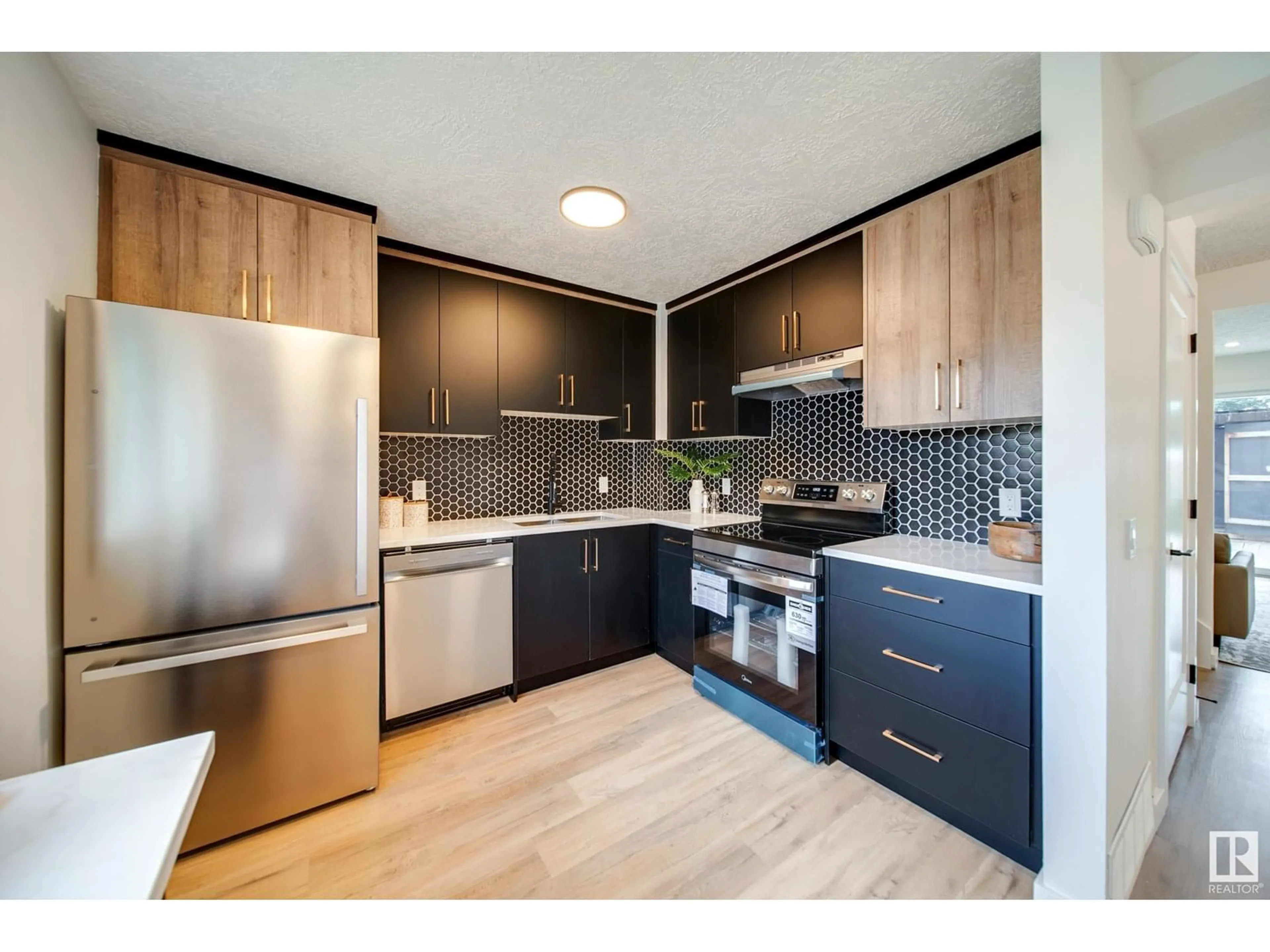 Unknown for 117 WOODBOROUGH WY, Edmonton Alberta T5Y1N2