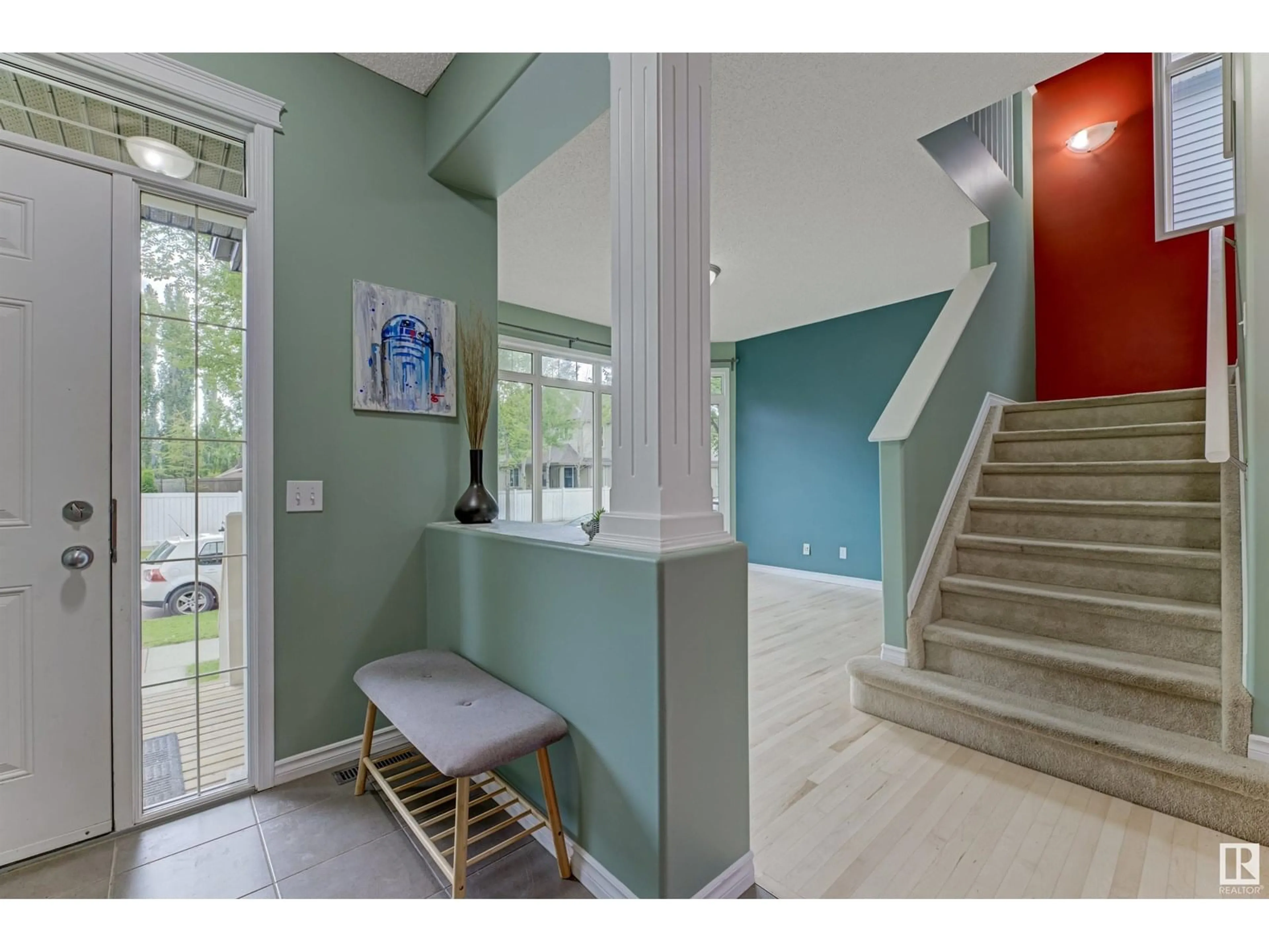 Indoor foyer for 6150 STINSON WY, Edmonton Alberta T6R0K3