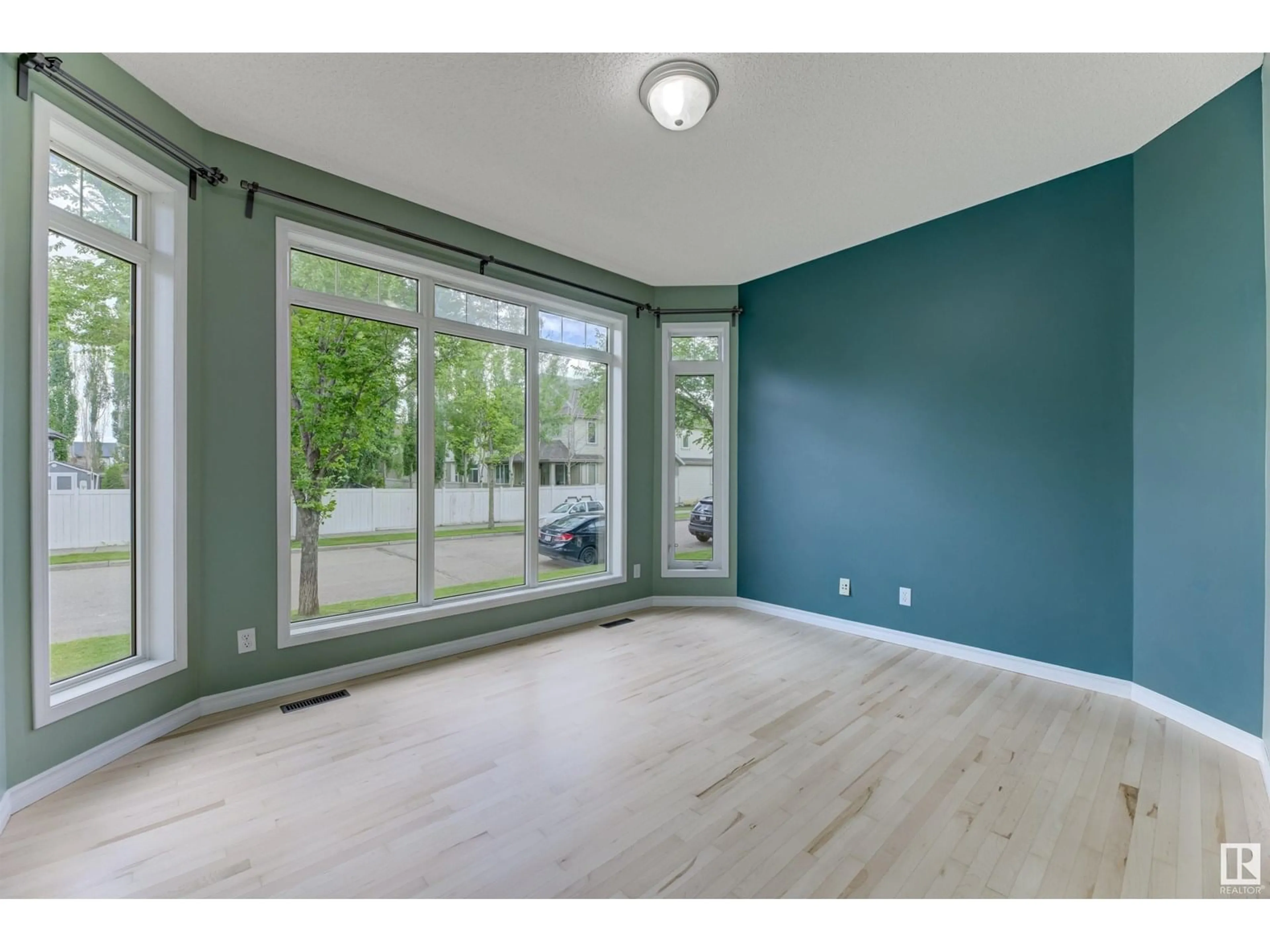 A pic of a room for 6150 STINSON WY, Edmonton Alberta T6R0K3