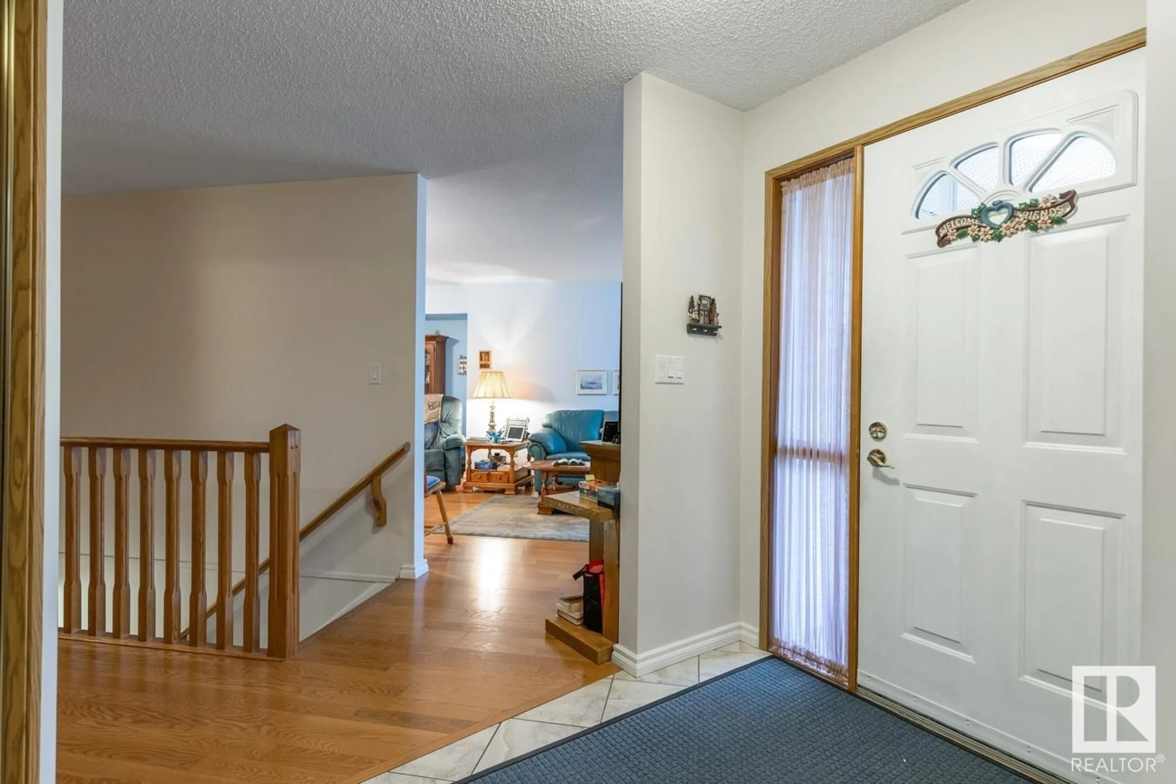 Unknown for 10860 25 AV, Edmonton Alberta T6J6N5