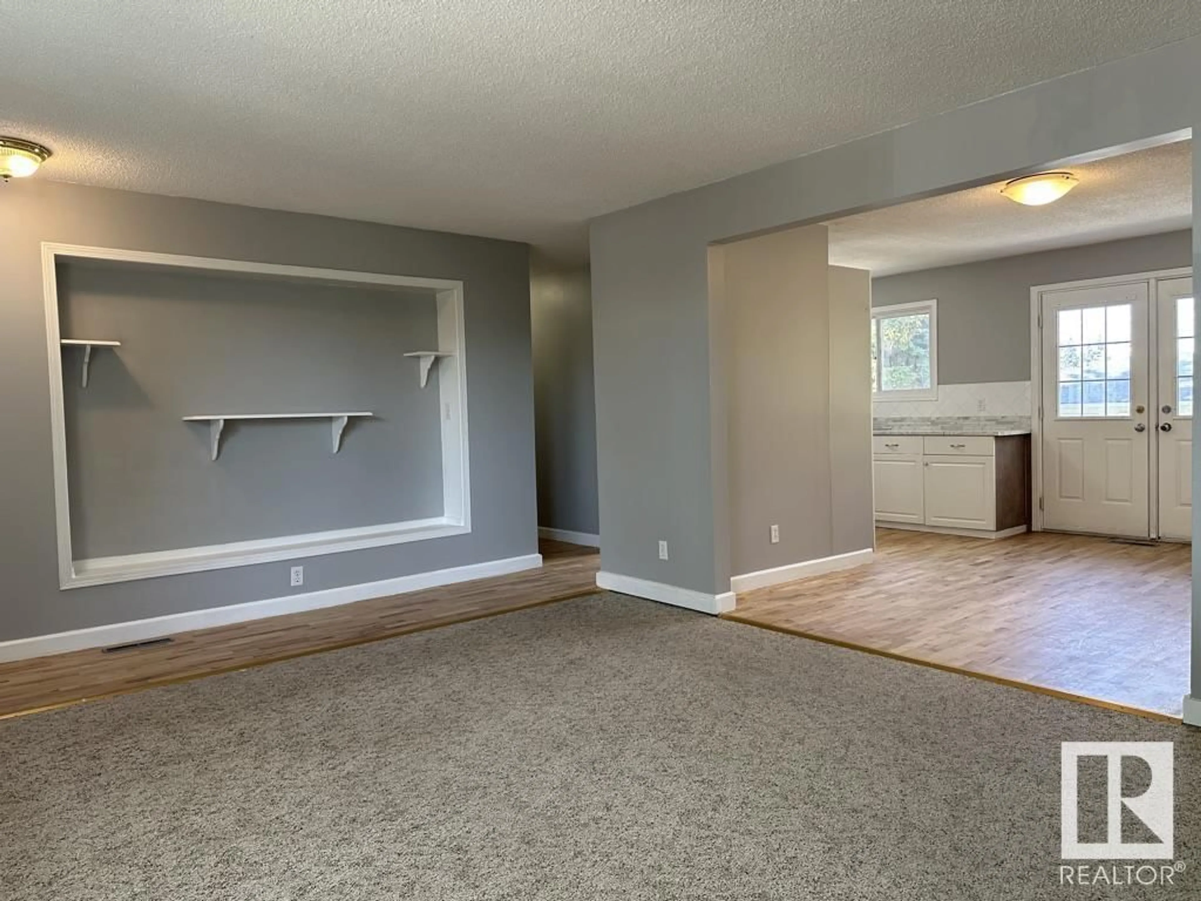 A pic of a room for 9512/9514 128 AV, Edmonton Alberta T5E0H6