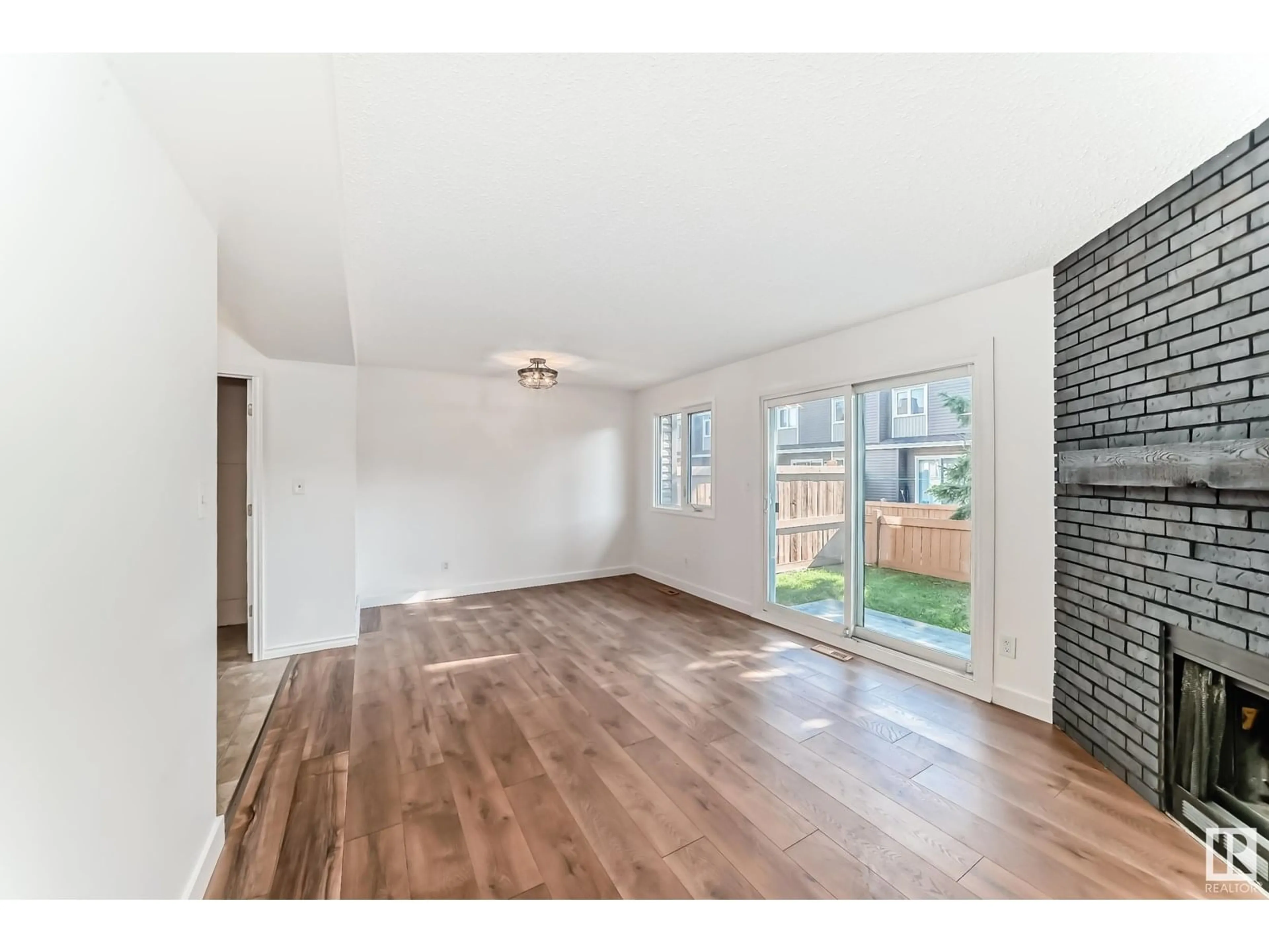 A pic of a room for #54 - 3115 119 ST, Edmonton Alberta T6J5N5