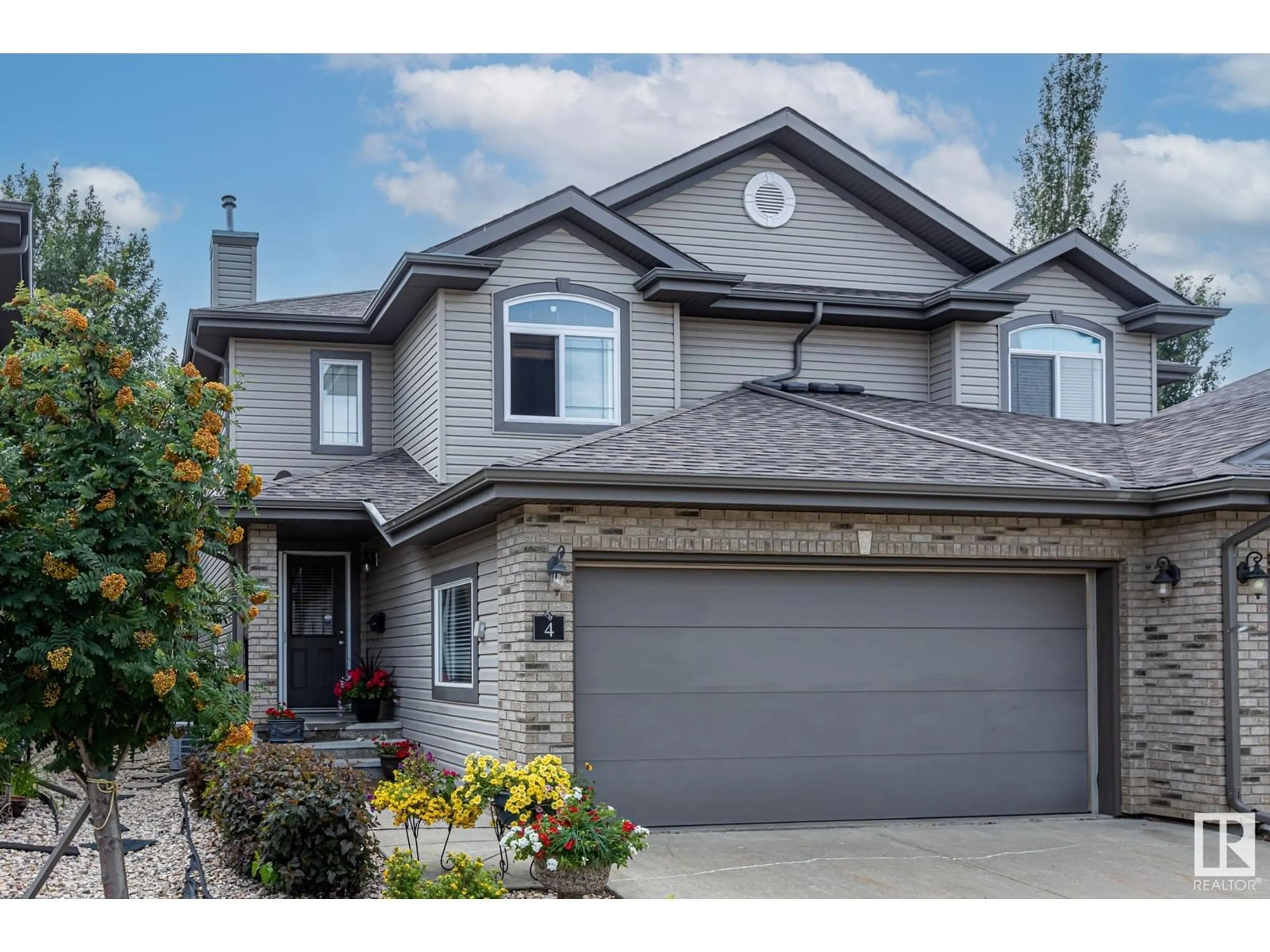 Home with vinyl exterior material, street for #4 - 20 NORMAN CT, St. Albert Alberta T8N7K4