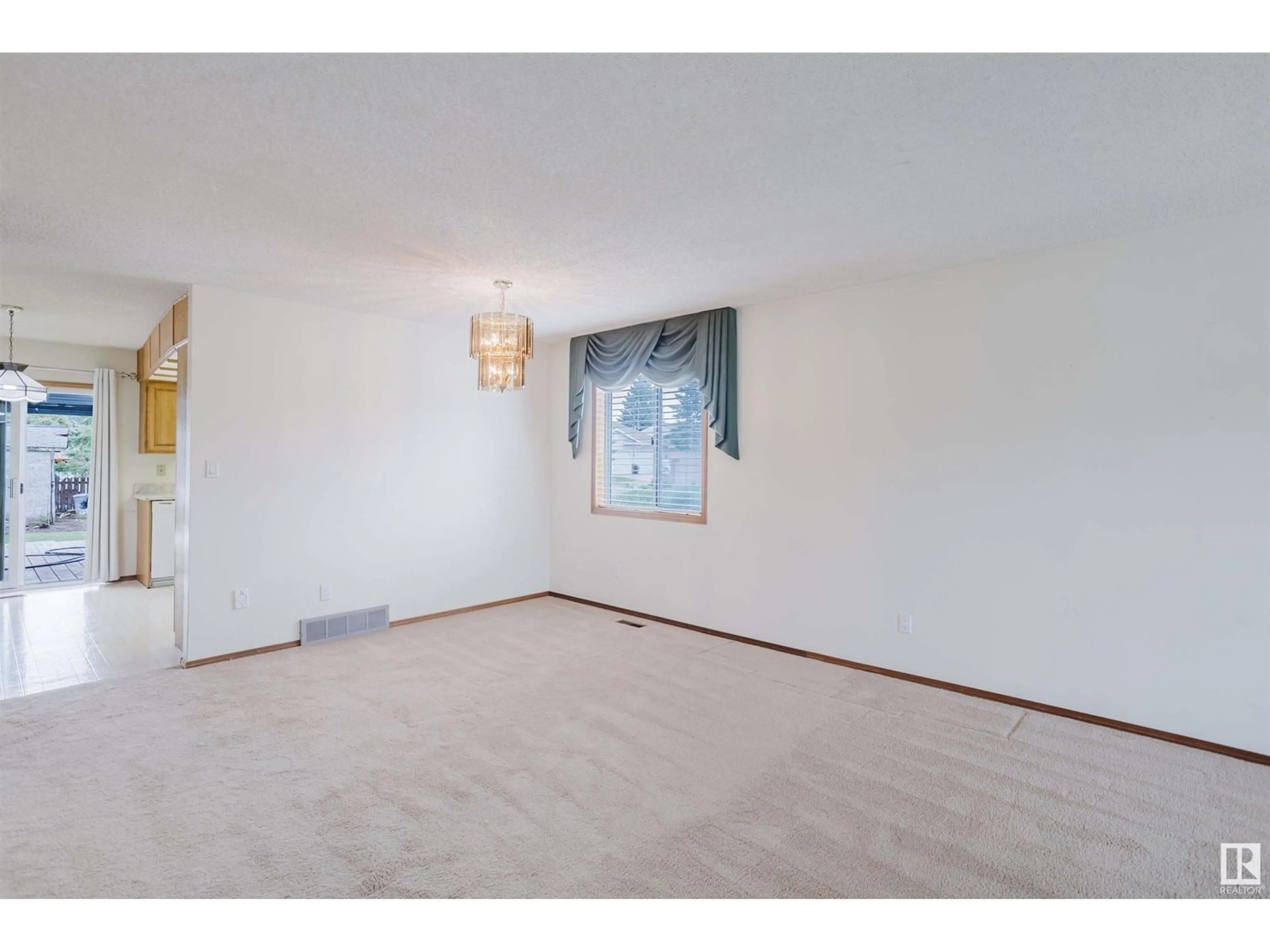 A pic of a room for 4708 25 AV, Edmonton Alberta T6L4P3