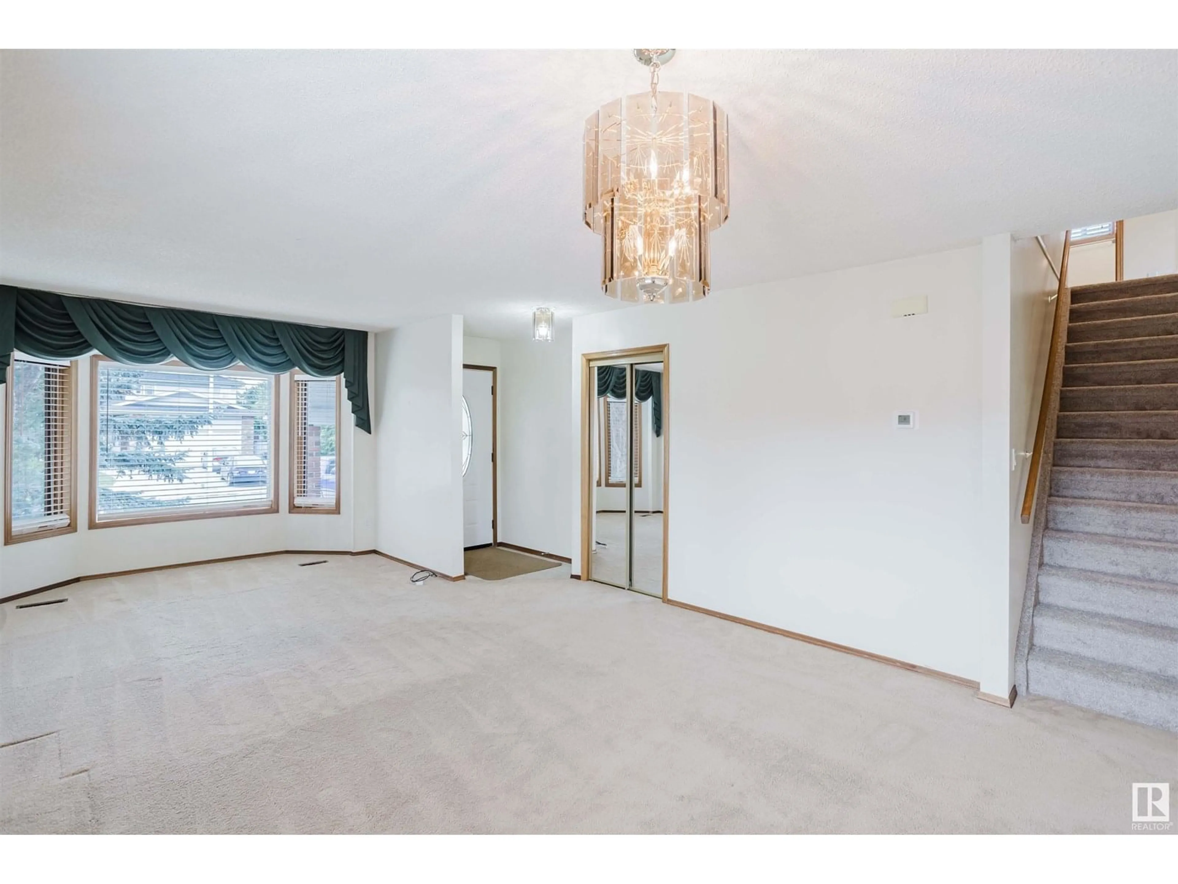 Unknown for 4708 25 AV, Edmonton Alberta T6L4P3