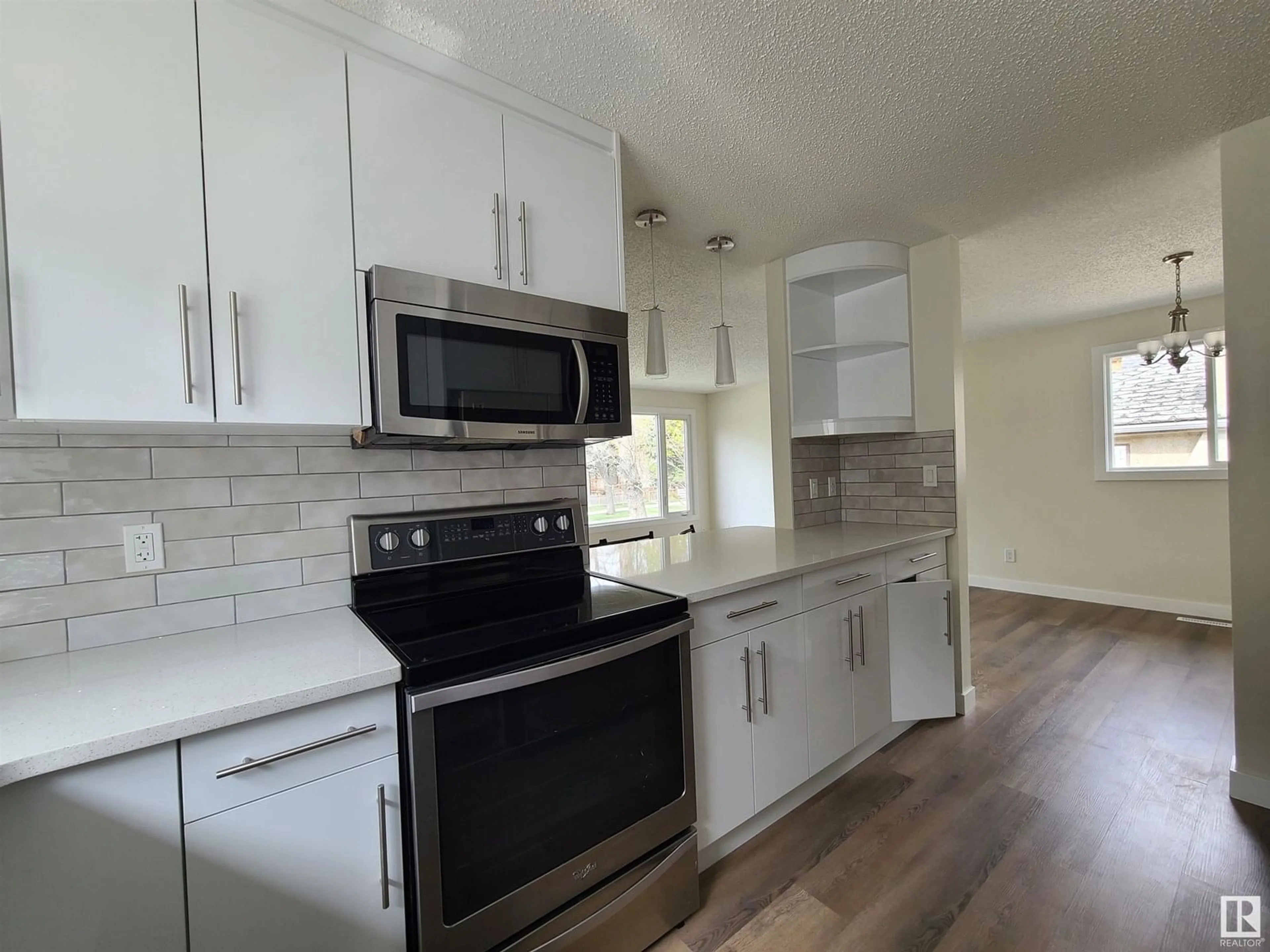 Open concept kitchen, unknown for 12011 95A ST, Edmonton Alberta T5G1R6