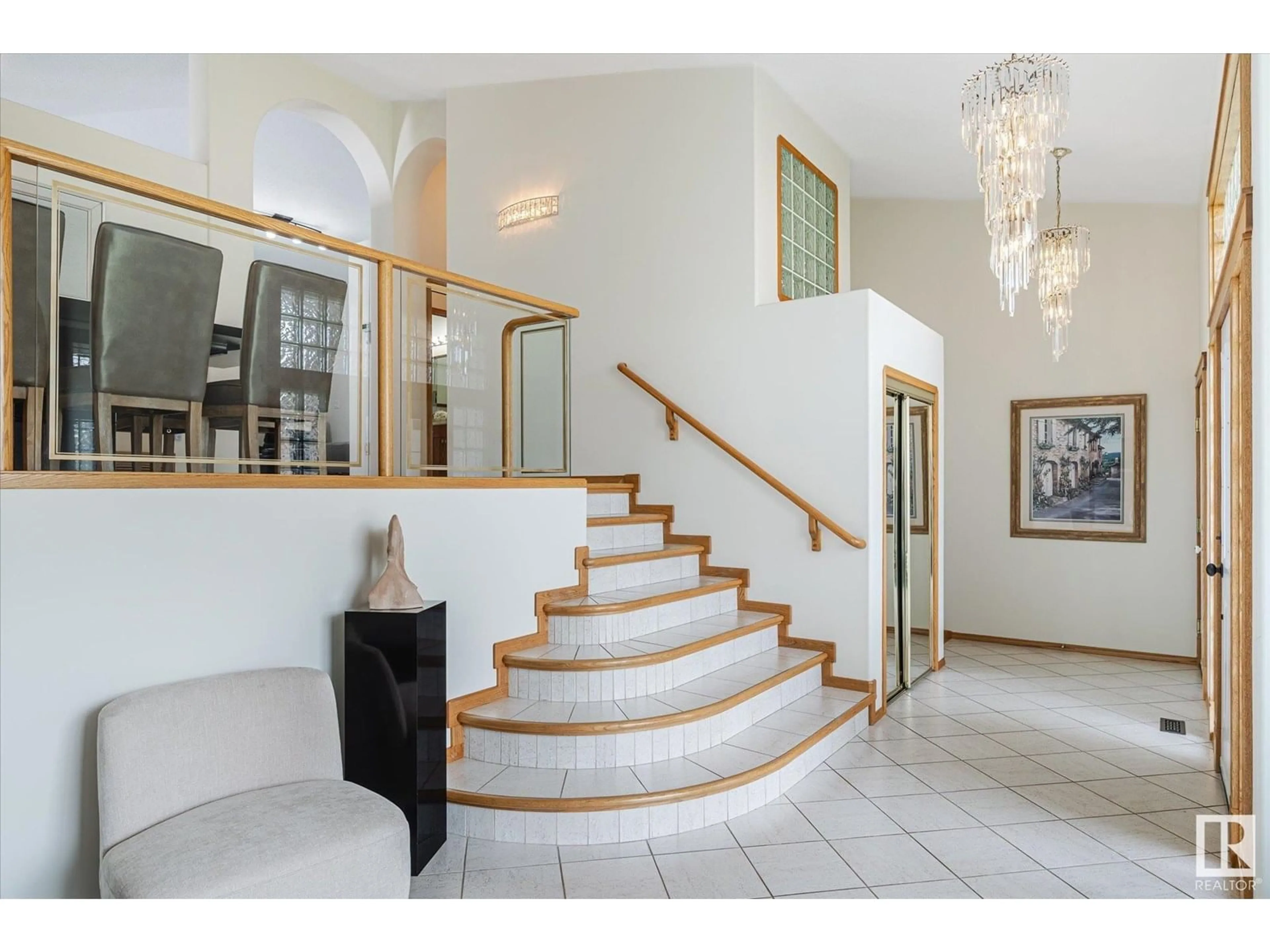 Indoor foyer for 15819 63 ST, Edmonton Alberta T5Y2R8