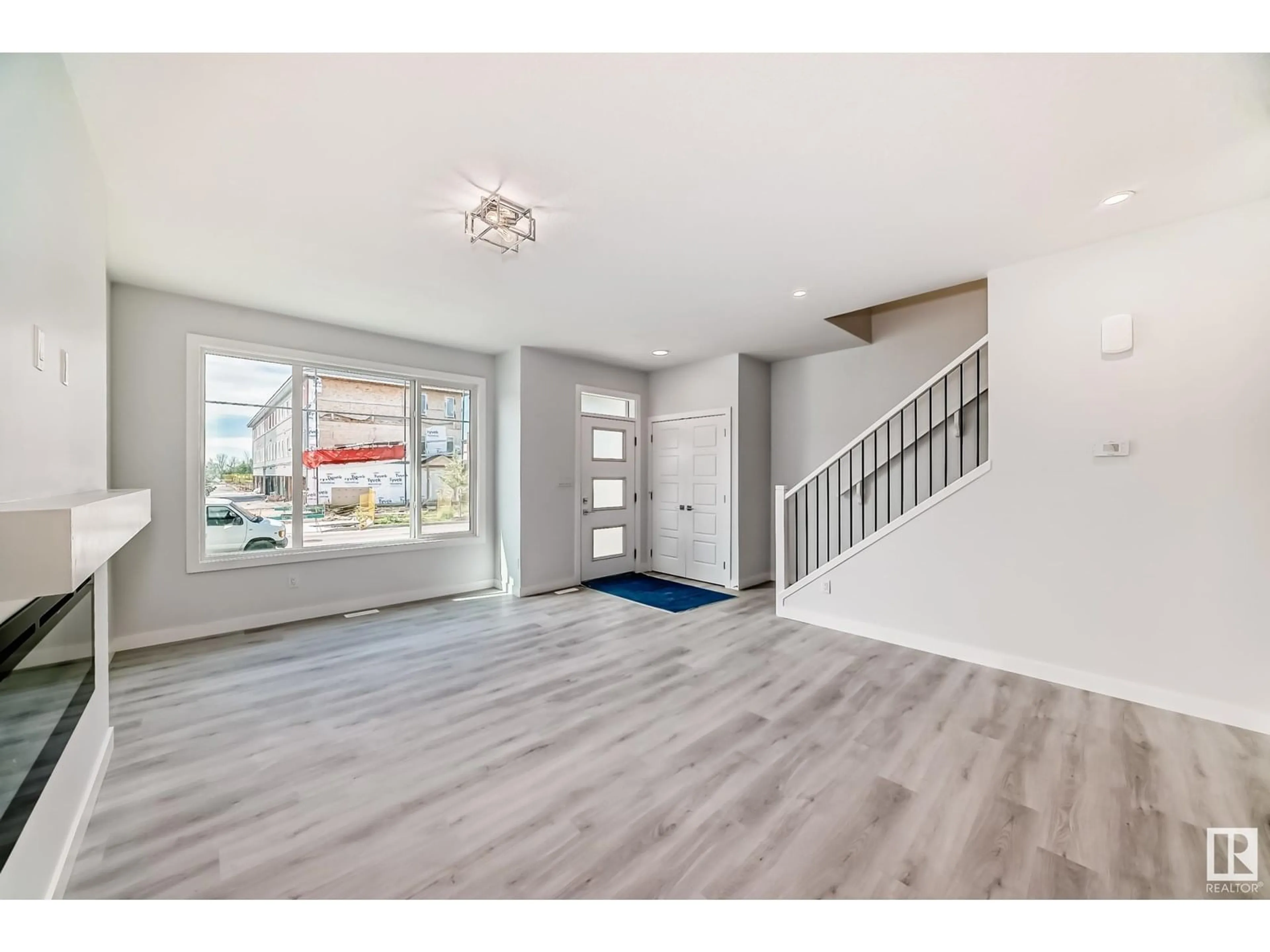Indoor entryway for SW - 8072 KIRIAK LINK LI, Edmonton Alberta T6W4V2