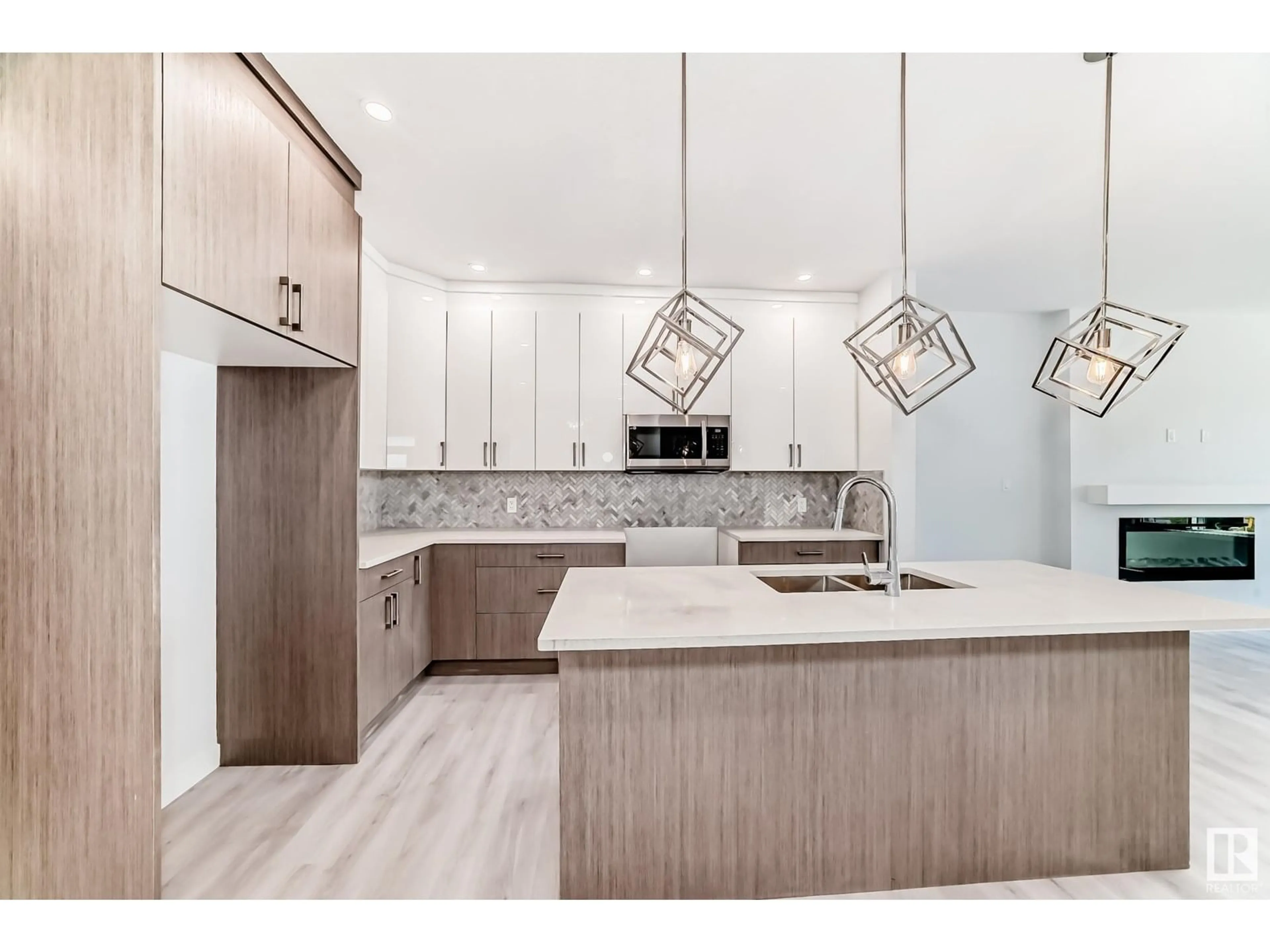 Contemporary kitchen, unknown for SW - 8072 KIRIAK LINK LI, Edmonton Alberta T6W4V2