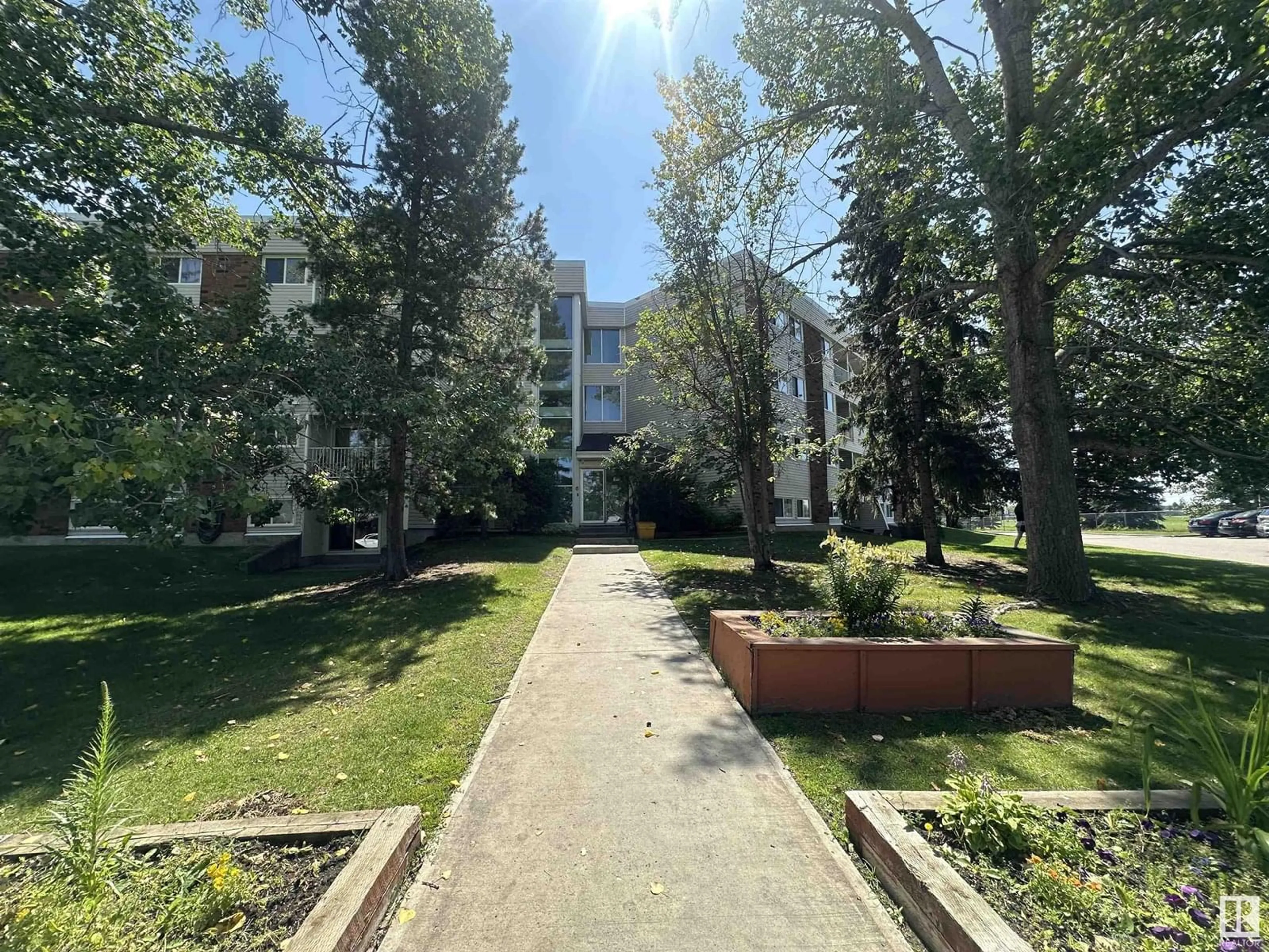Patio, street for 68 - 11255 31 AV, Edmonton Alberta T6J3V6