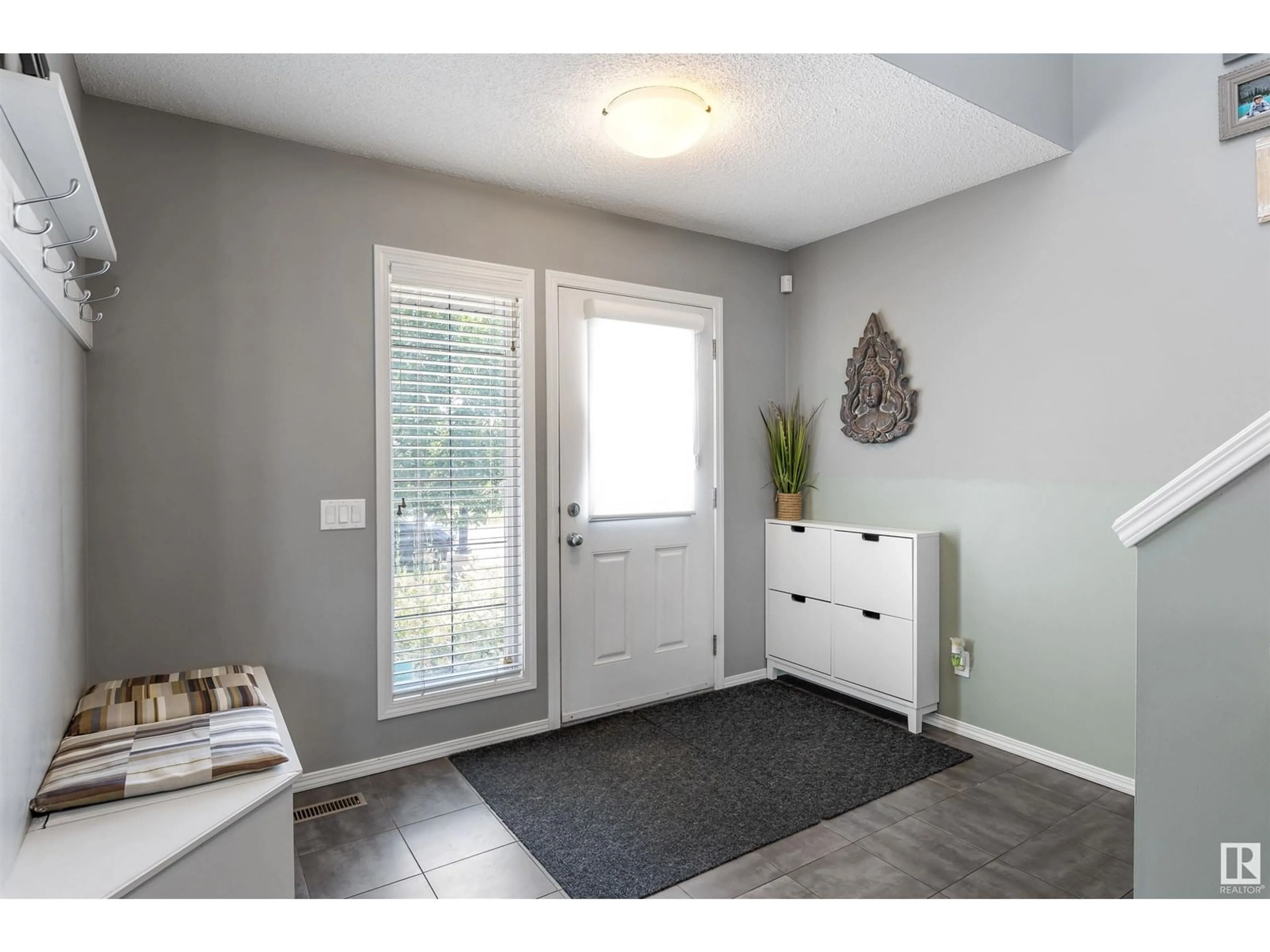 Indoor entryway for #41 - 13838 166 AV, Edmonton Alberta T6V0K3