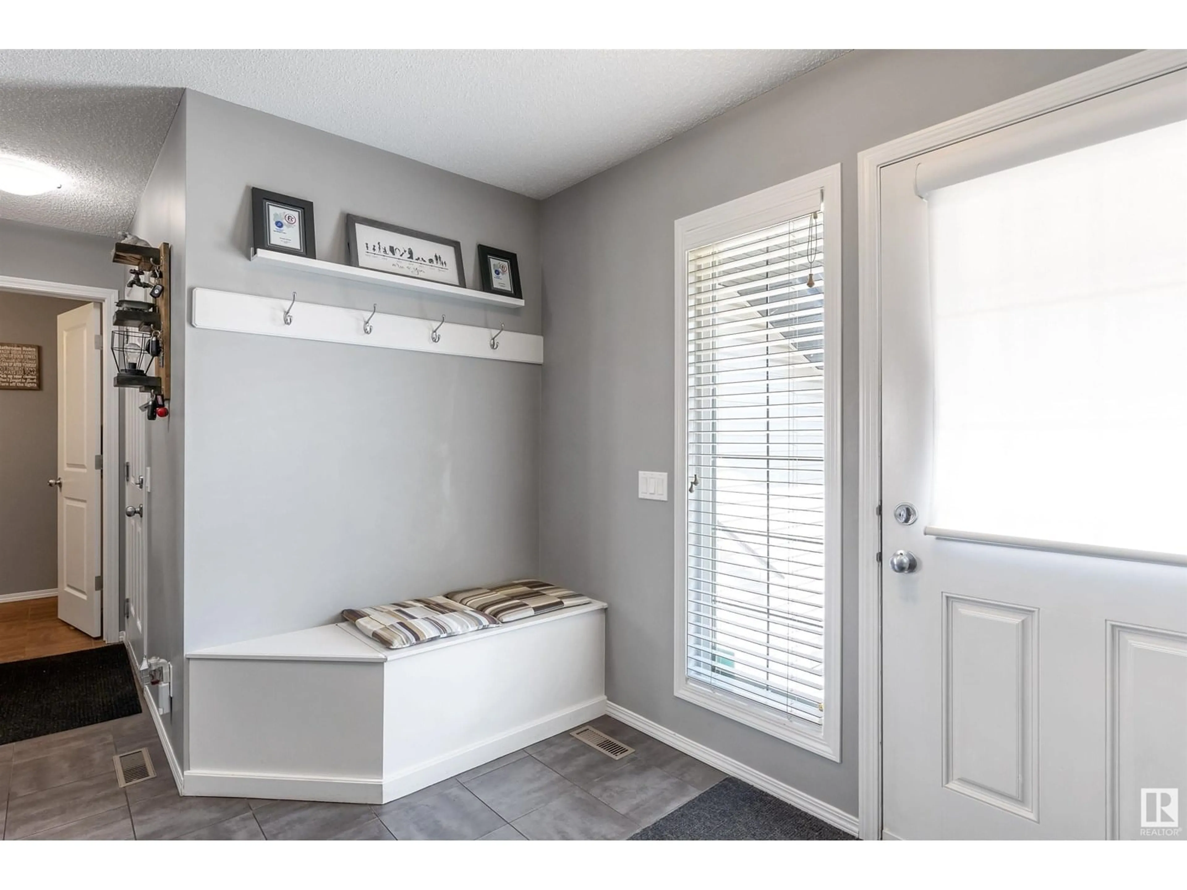 Indoor entryway for #41 - 13838 166 AV, Edmonton Alberta T6V0K3