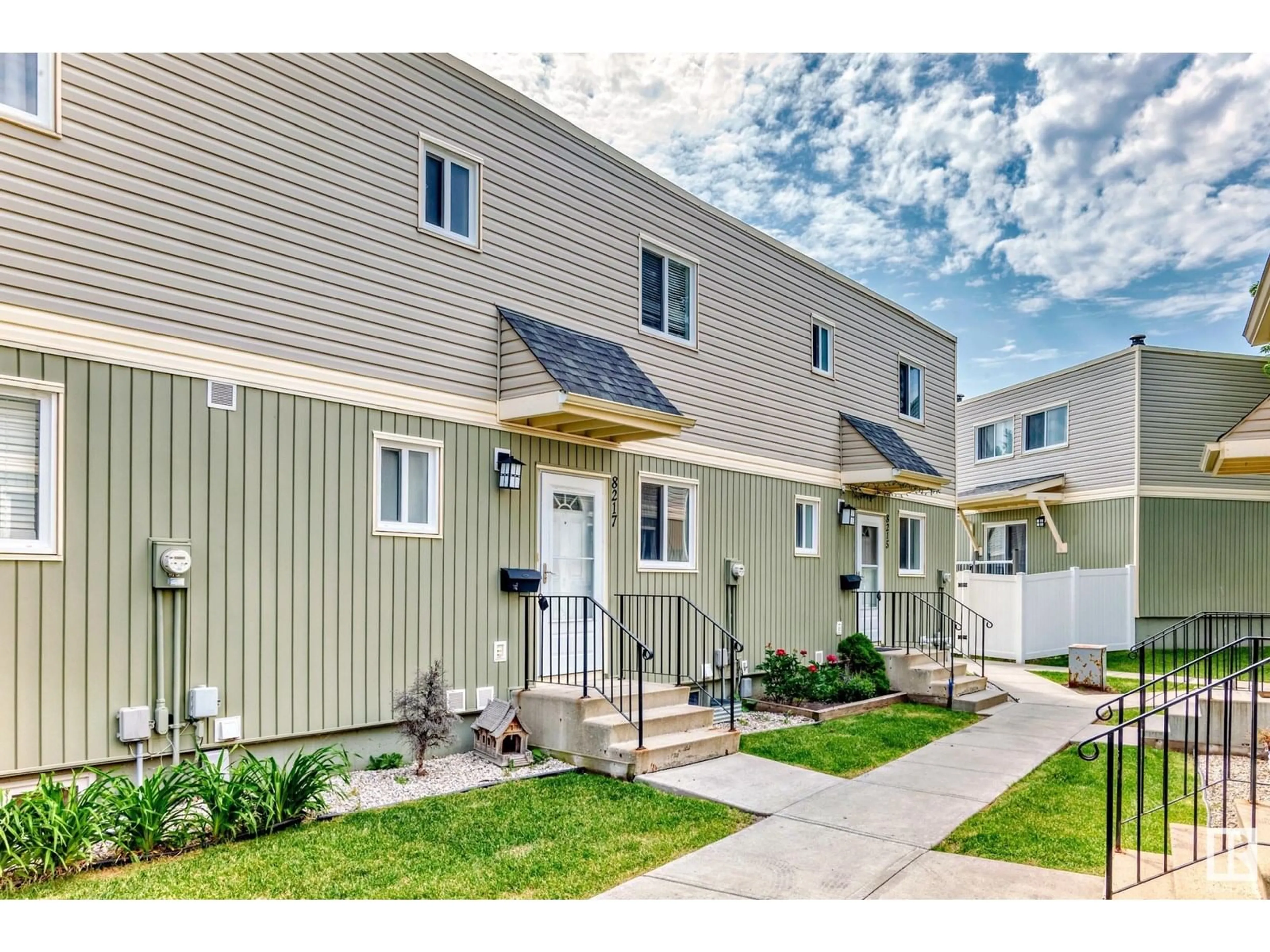 Home with vinyl exterior material, street for NW - 8217 182 ST, Edmonton Alberta T2T1L2