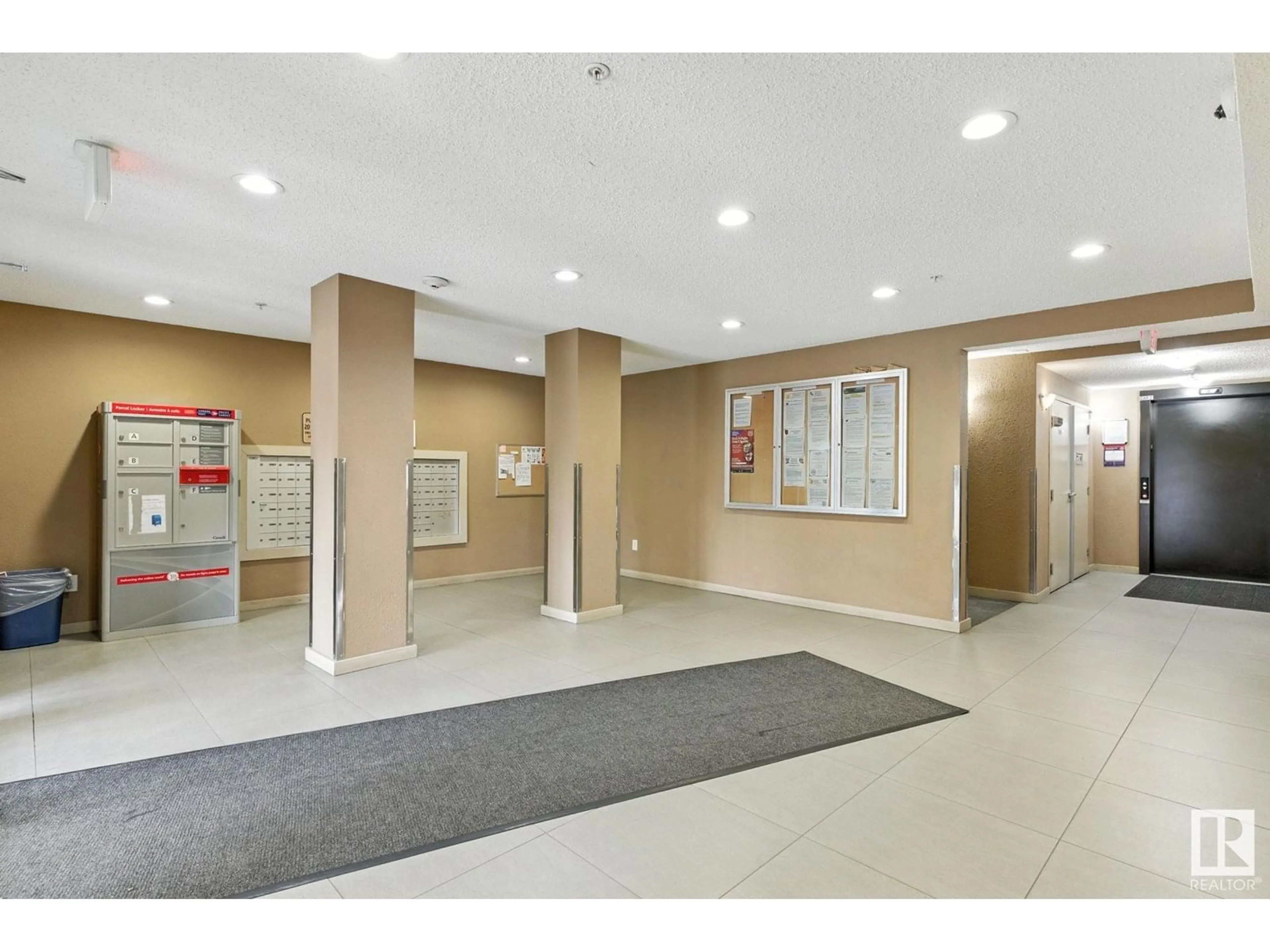 Indoor foyer for 1060 - 314 MCCONACHIE BV, Edmonton Alberta T5Y0W9