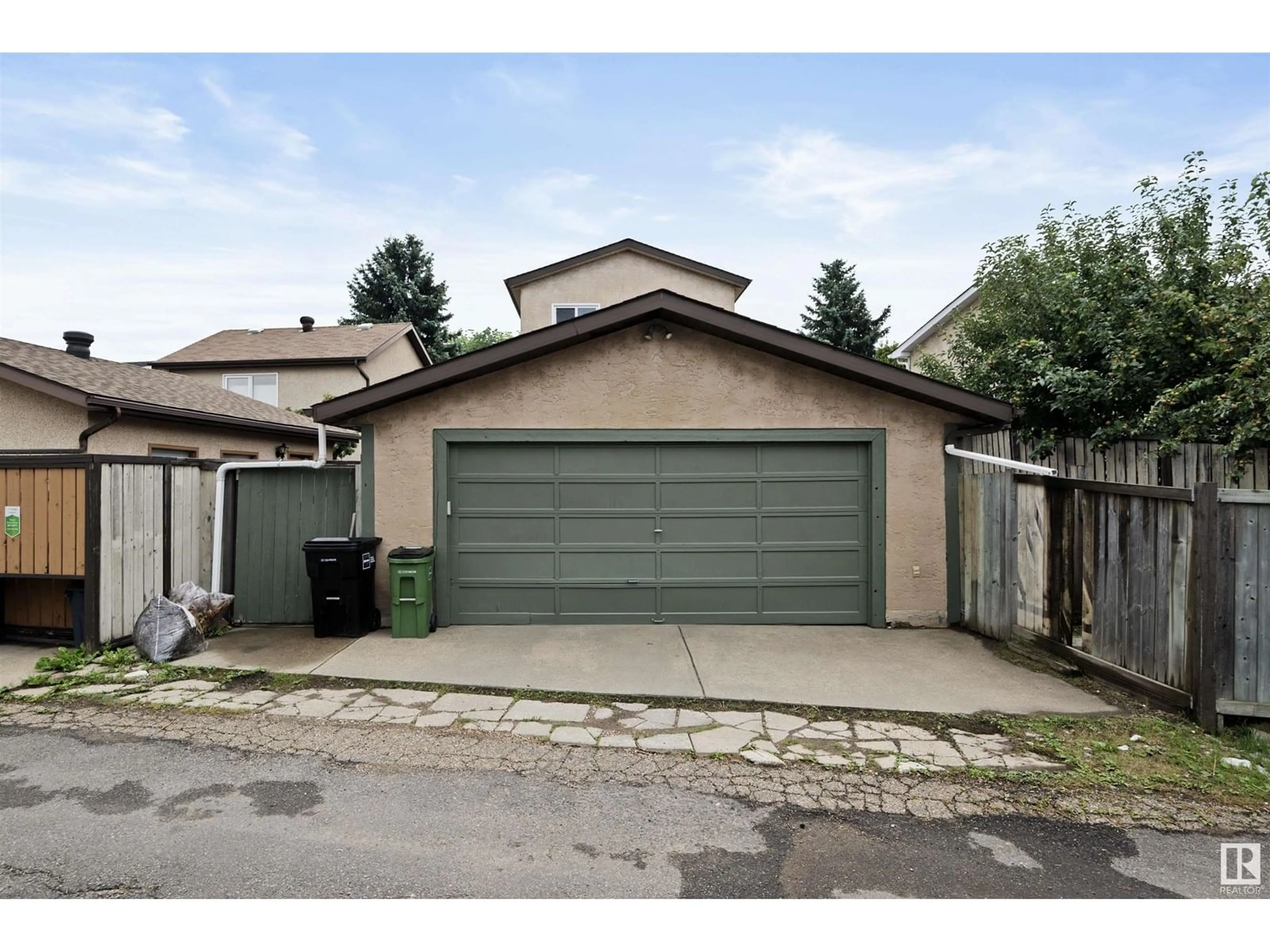 Unknown for 10814 20A AV, Edmonton Alberta T6J5T3