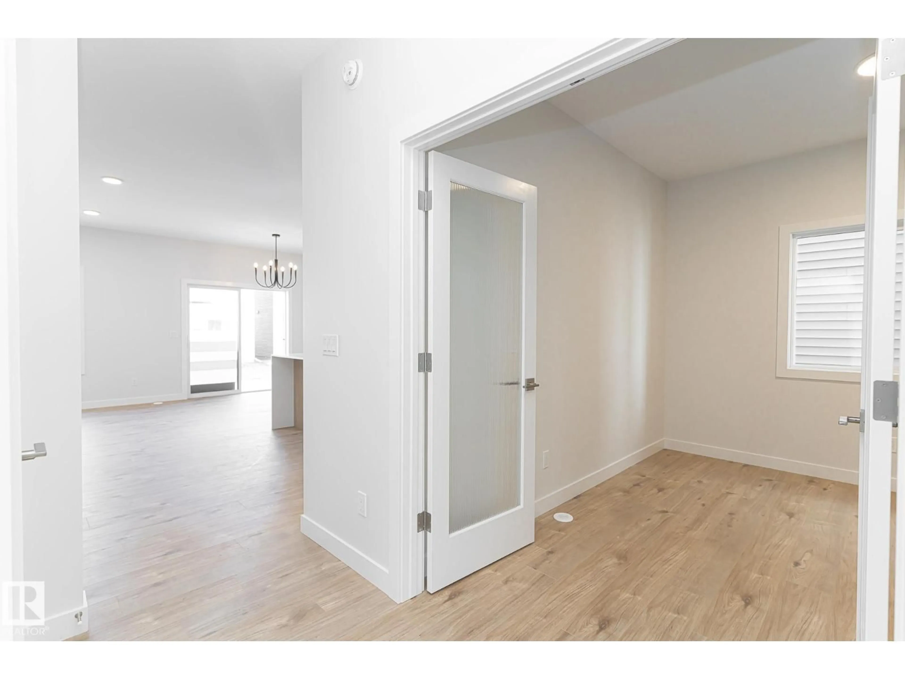 Unknown for 3038 DIXON LANDING LD, Edmonton Alberta T6W5L2