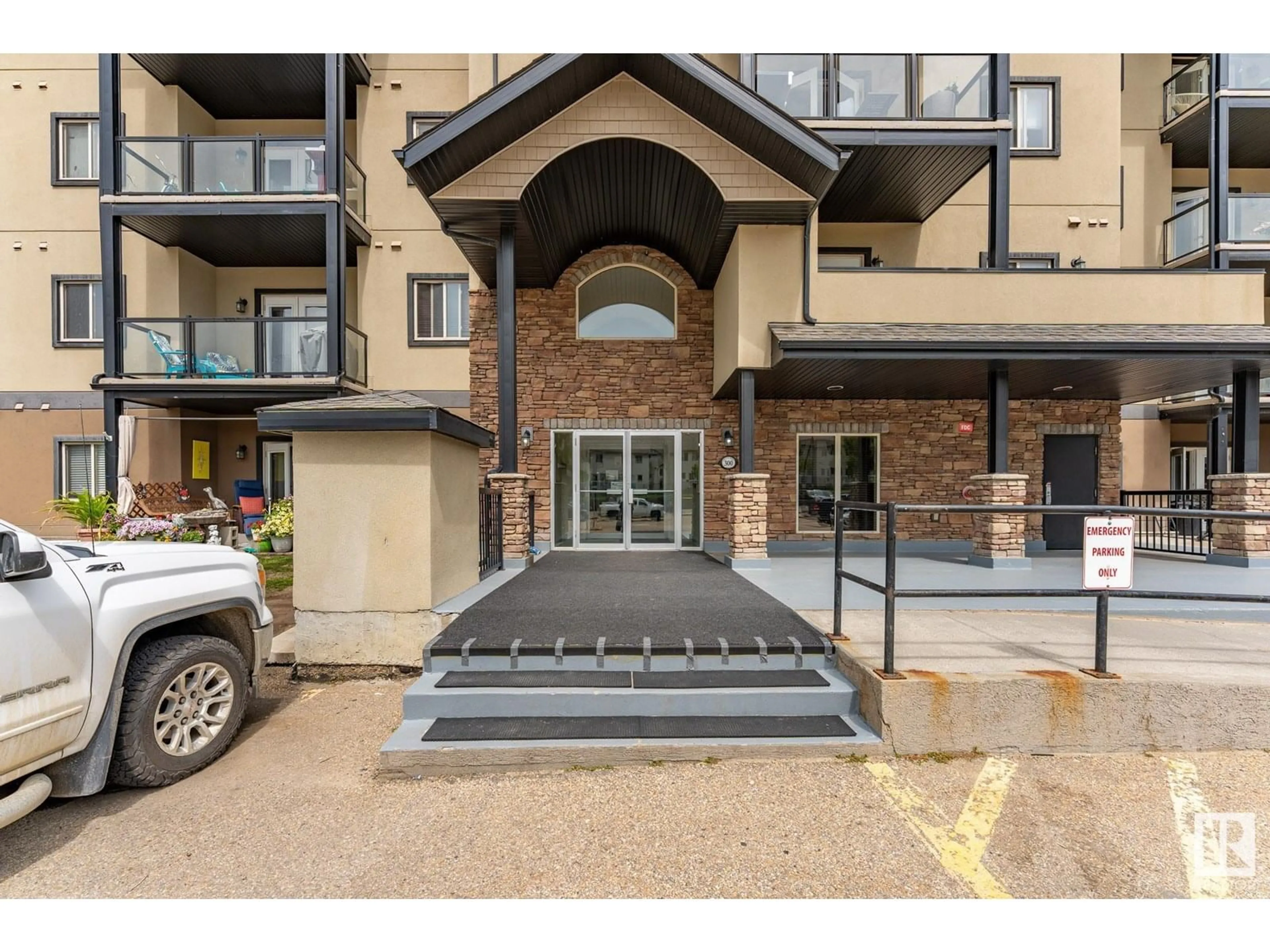 Unknown for 300 - 320 SPRUCE RIDGE RD, Spruce Grove Alberta T7X0A1