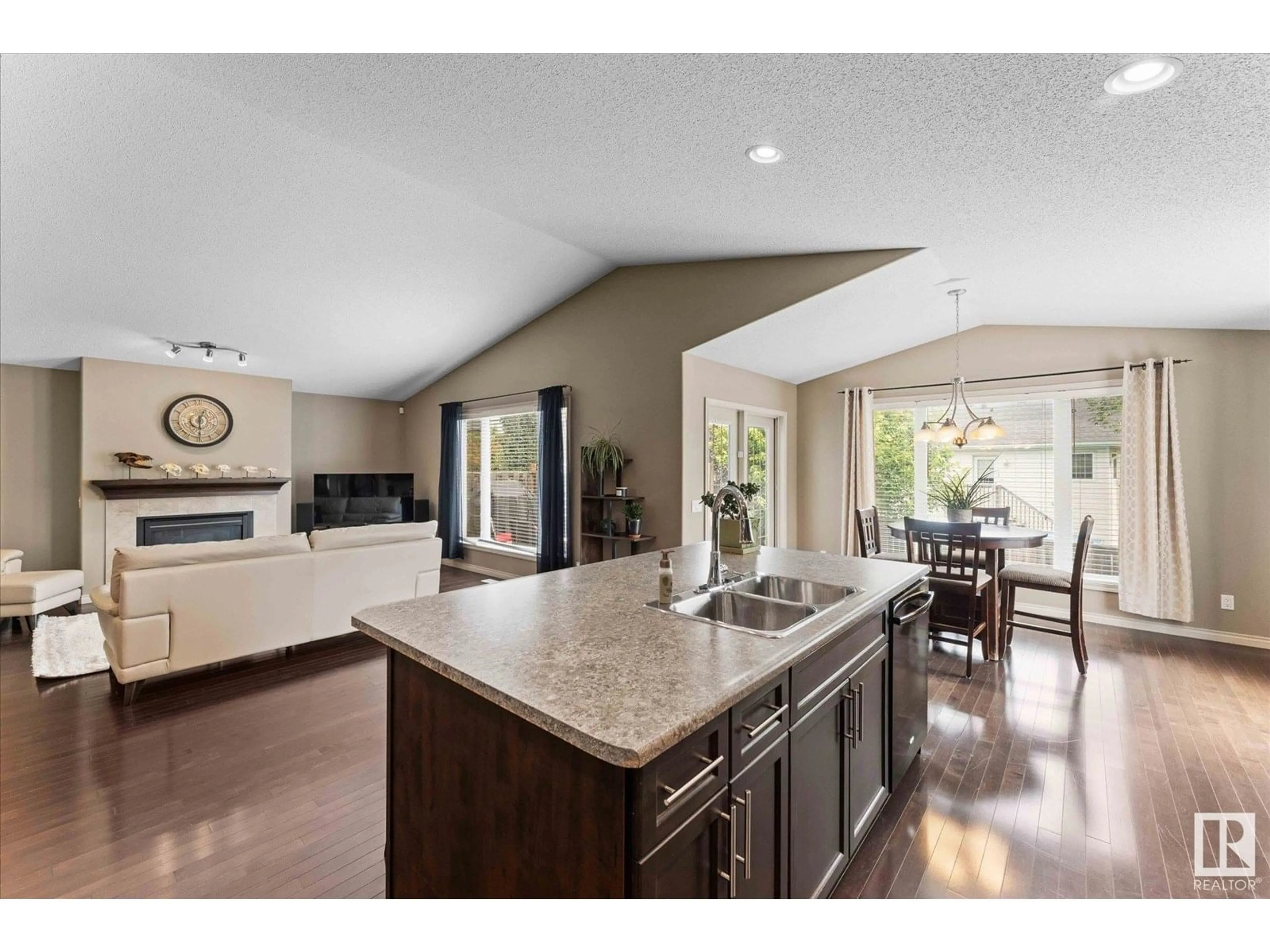 Open concept kitchen, ceramic/tile floor for 121 EAGLE RIDGE, Stony Plain Alberta T7Z0A7