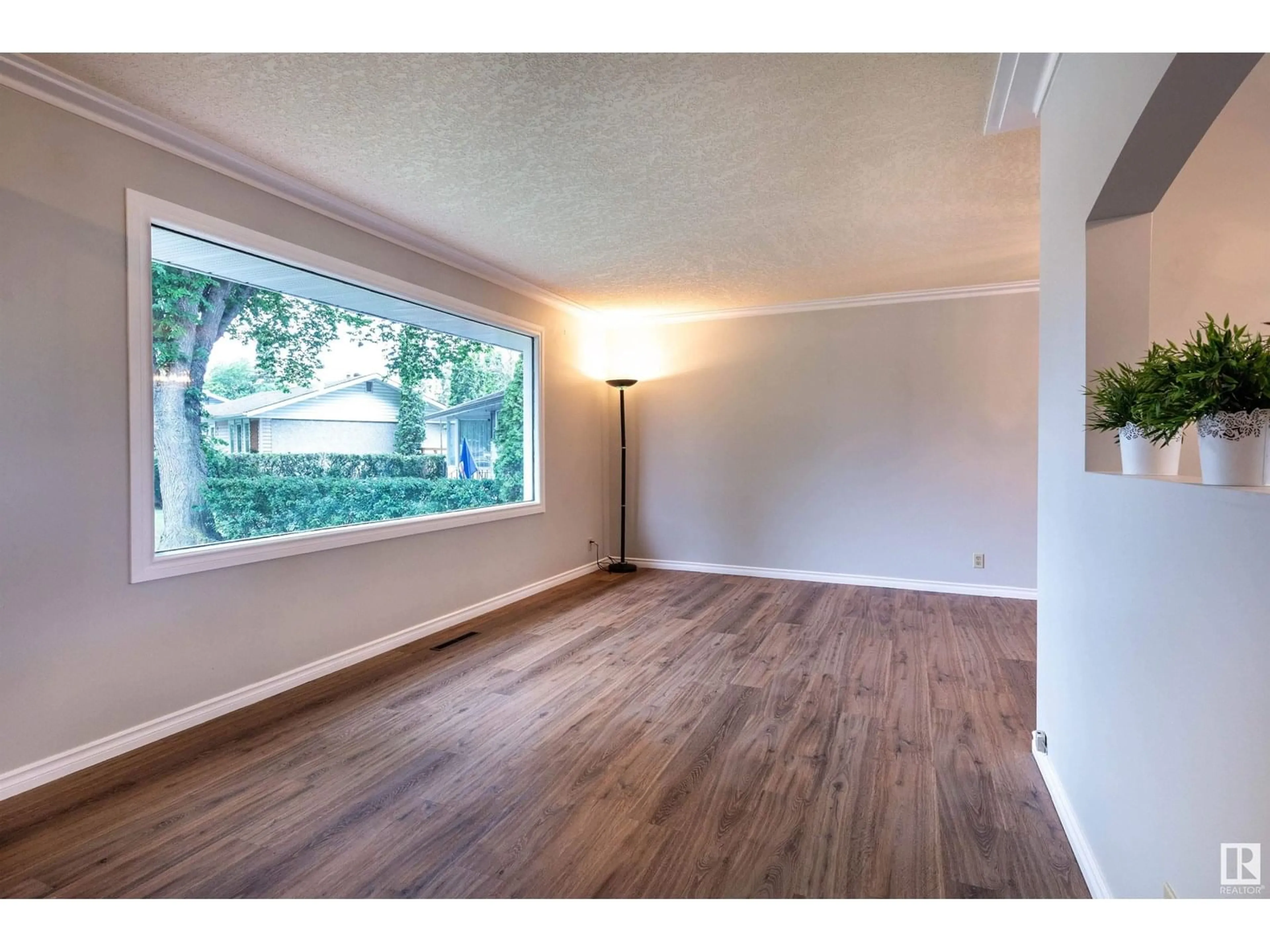 A pic of a room for 8116 158 ST, Edmonton Alberta T5R2C1