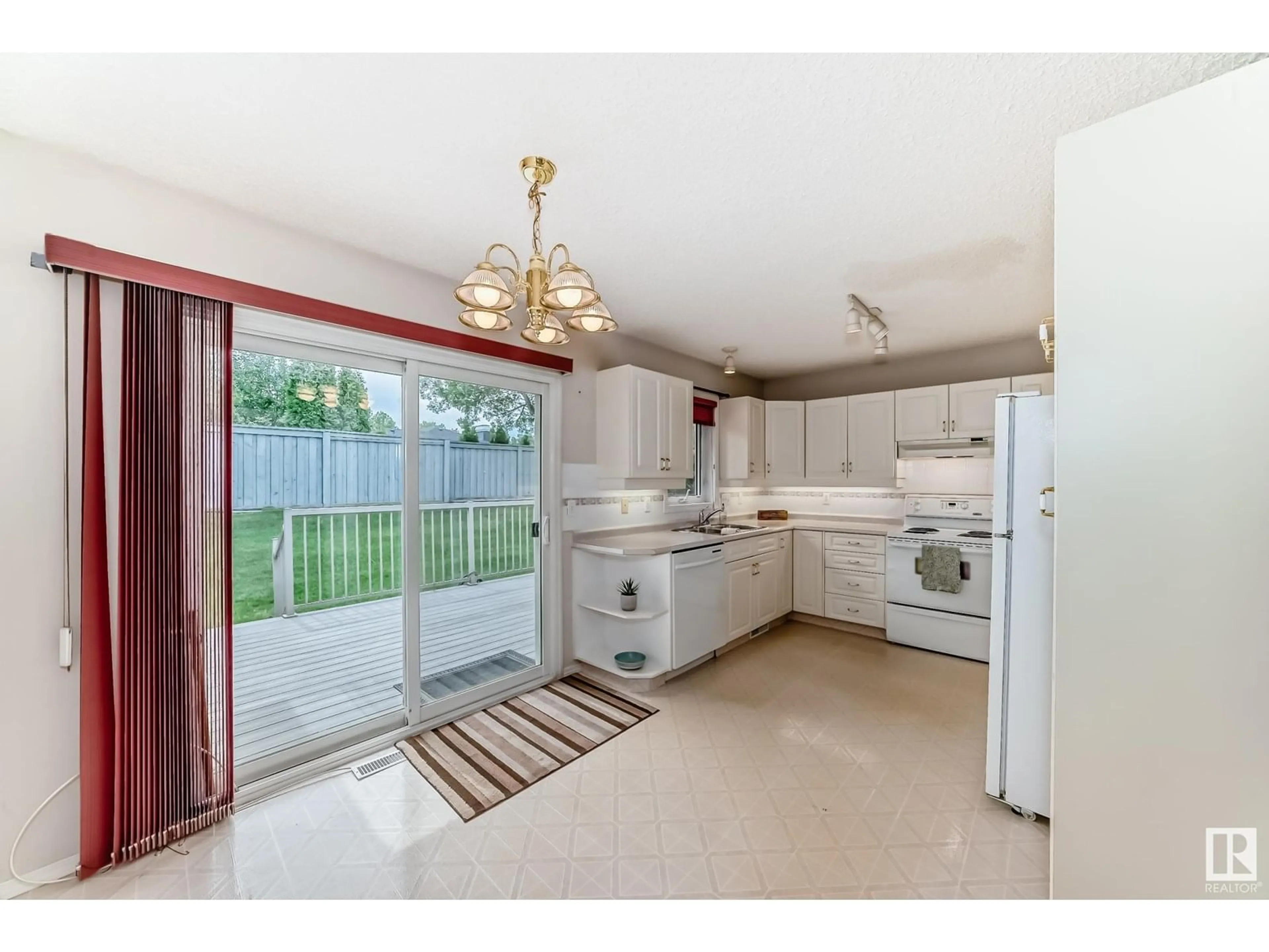 Open concept kitchen, ceramic/tile floor for 39 ESTATES CO, Sherwood Park Alberta T8B1M9