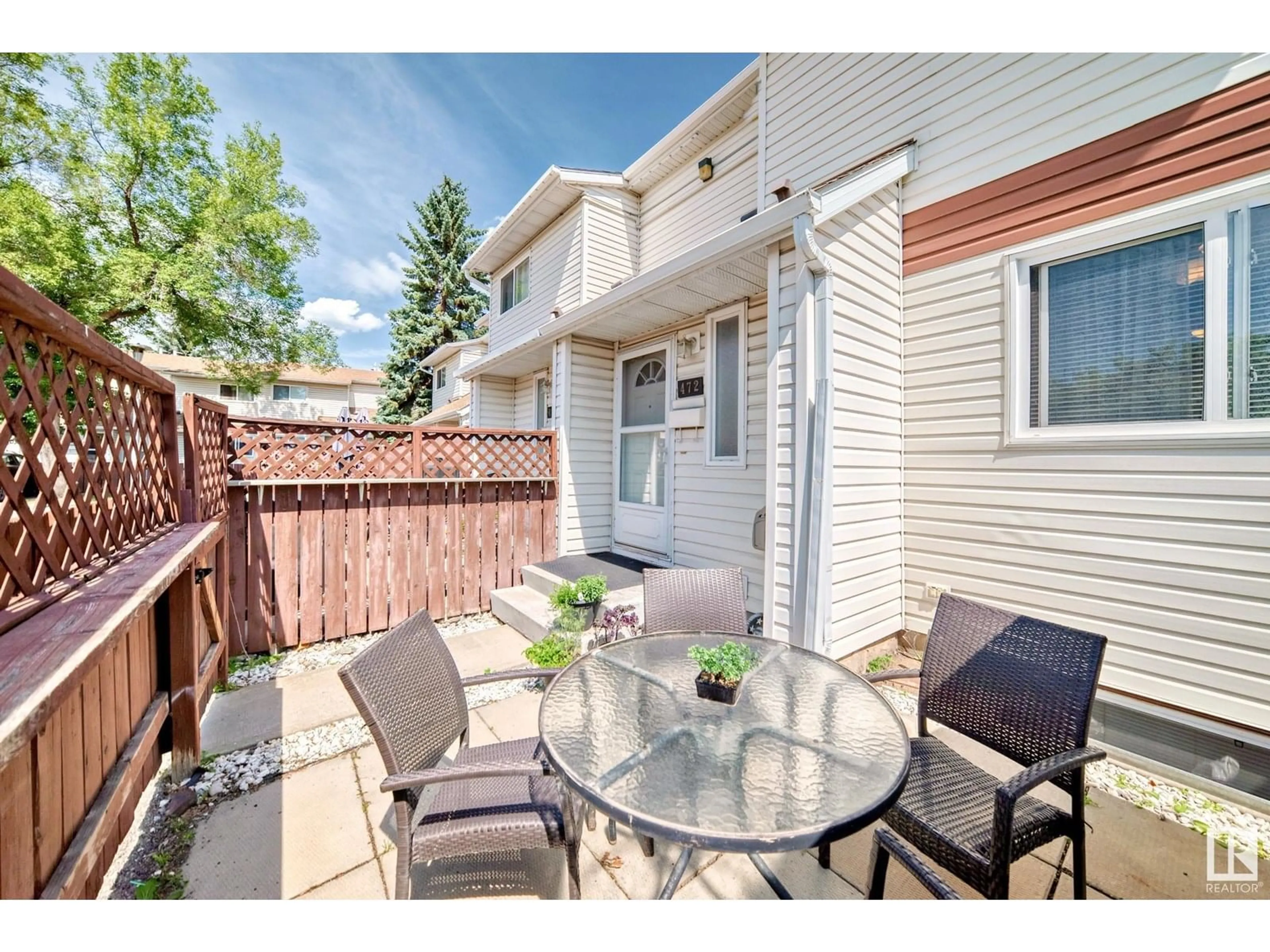 Patio, street for 472 CLAREVIEW RD, Edmonton Alberta T5A4G6