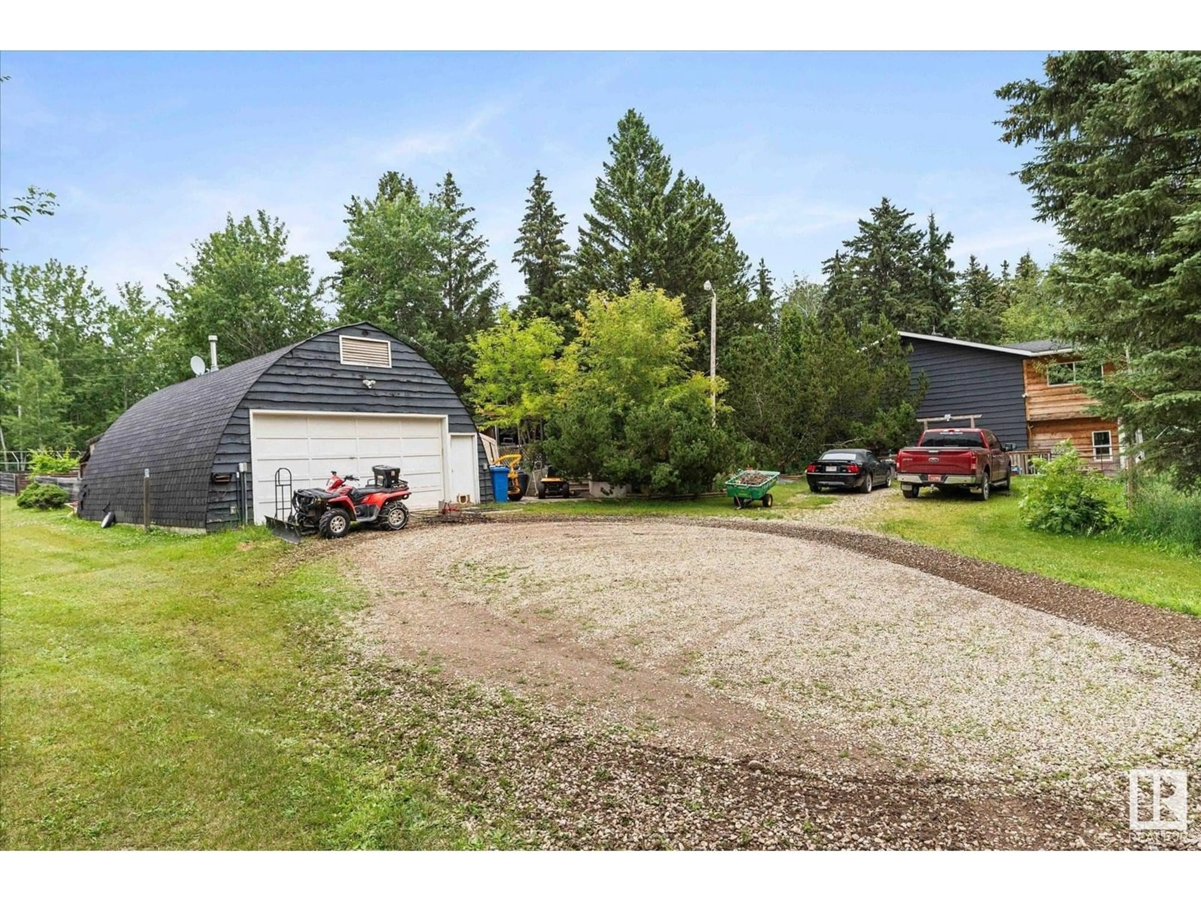 A pic from outside/outdoor area/front of a property/back of a property/a pic from drone, unknown for 53027 RGE ROAD 20, Rural Parkland County Alberta T7Y2G8