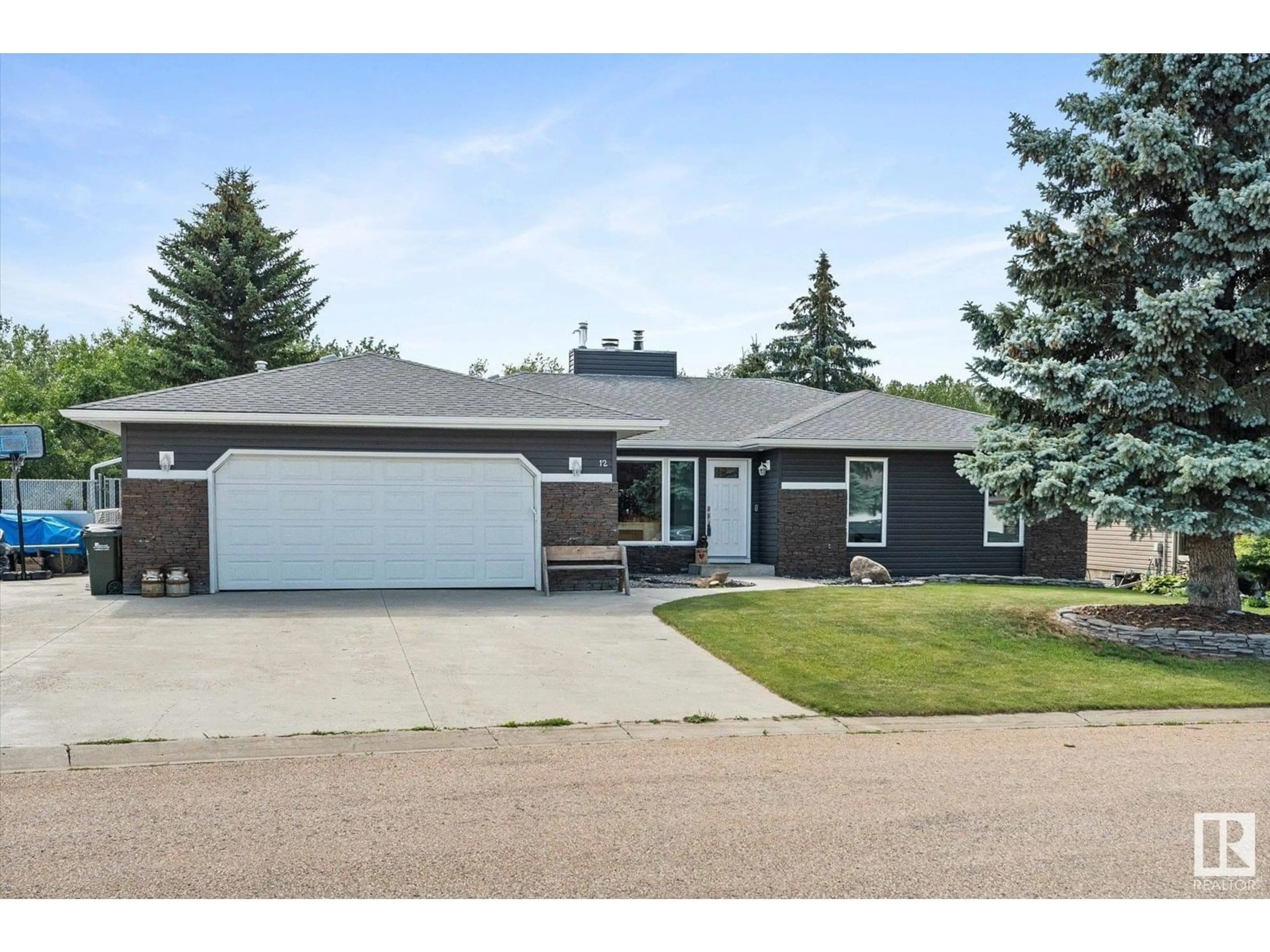 Home with vinyl exterior material, street for 12 ARBOUR CL, Ardrossan Alberta T8E2A2