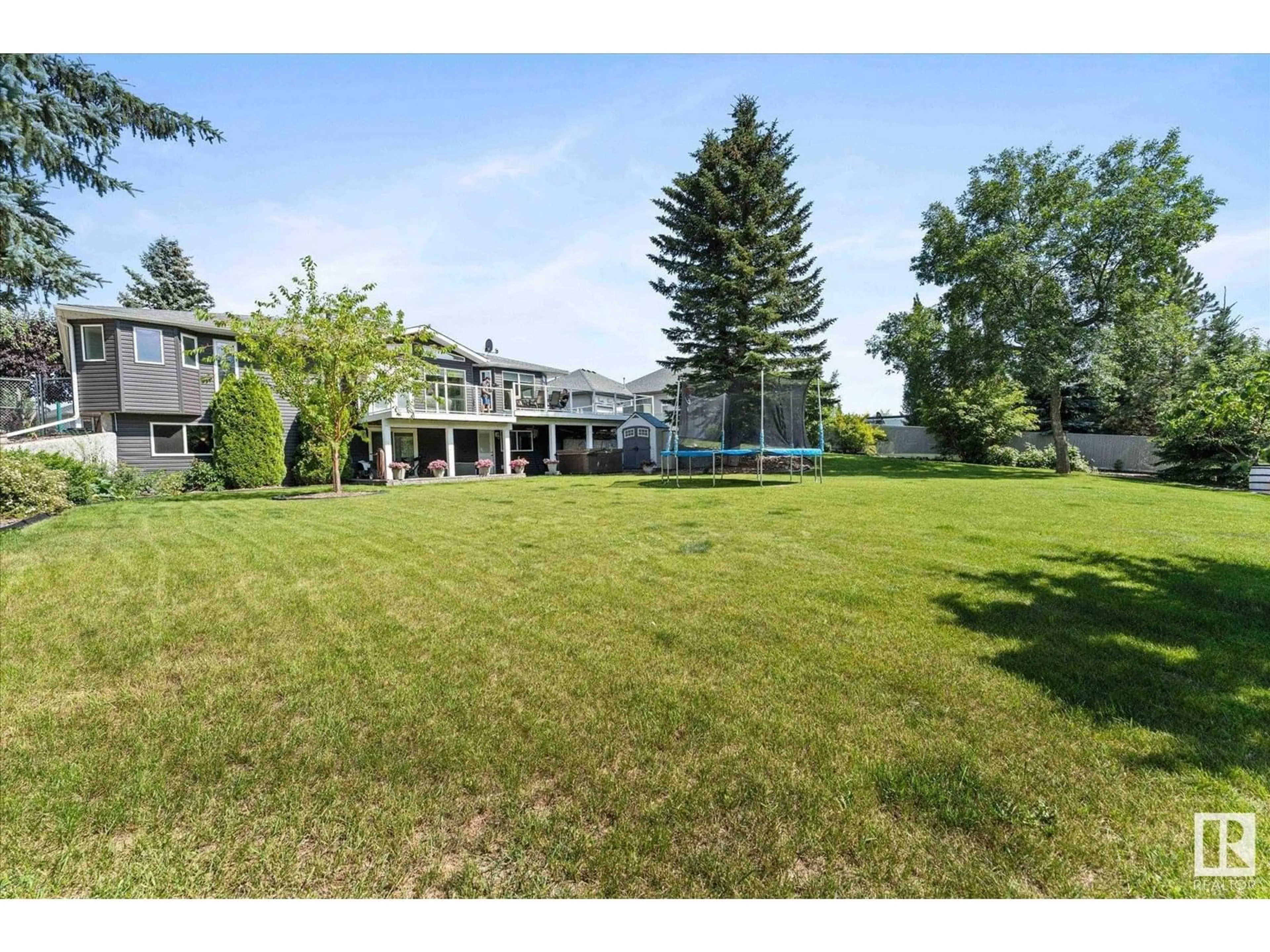 A pic from outside/outdoor area/front of a property/back of a property/a pic from drone, unknown for 12 ARBOUR CL, Ardrossan Alberta T8E2A2