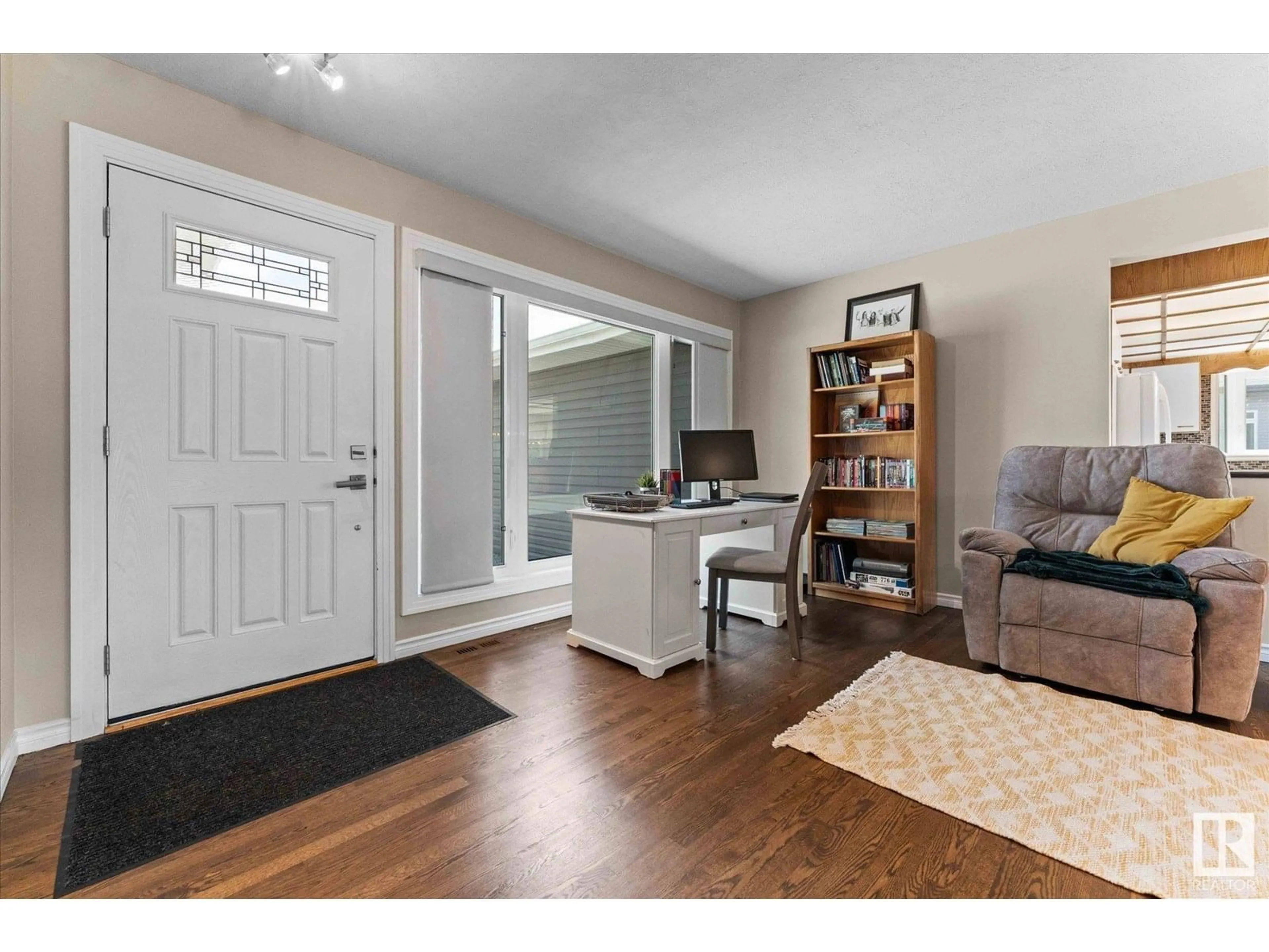 Indoor entryway for 12 ARBOUR CL, Ardrossan Alberta T8E2A2